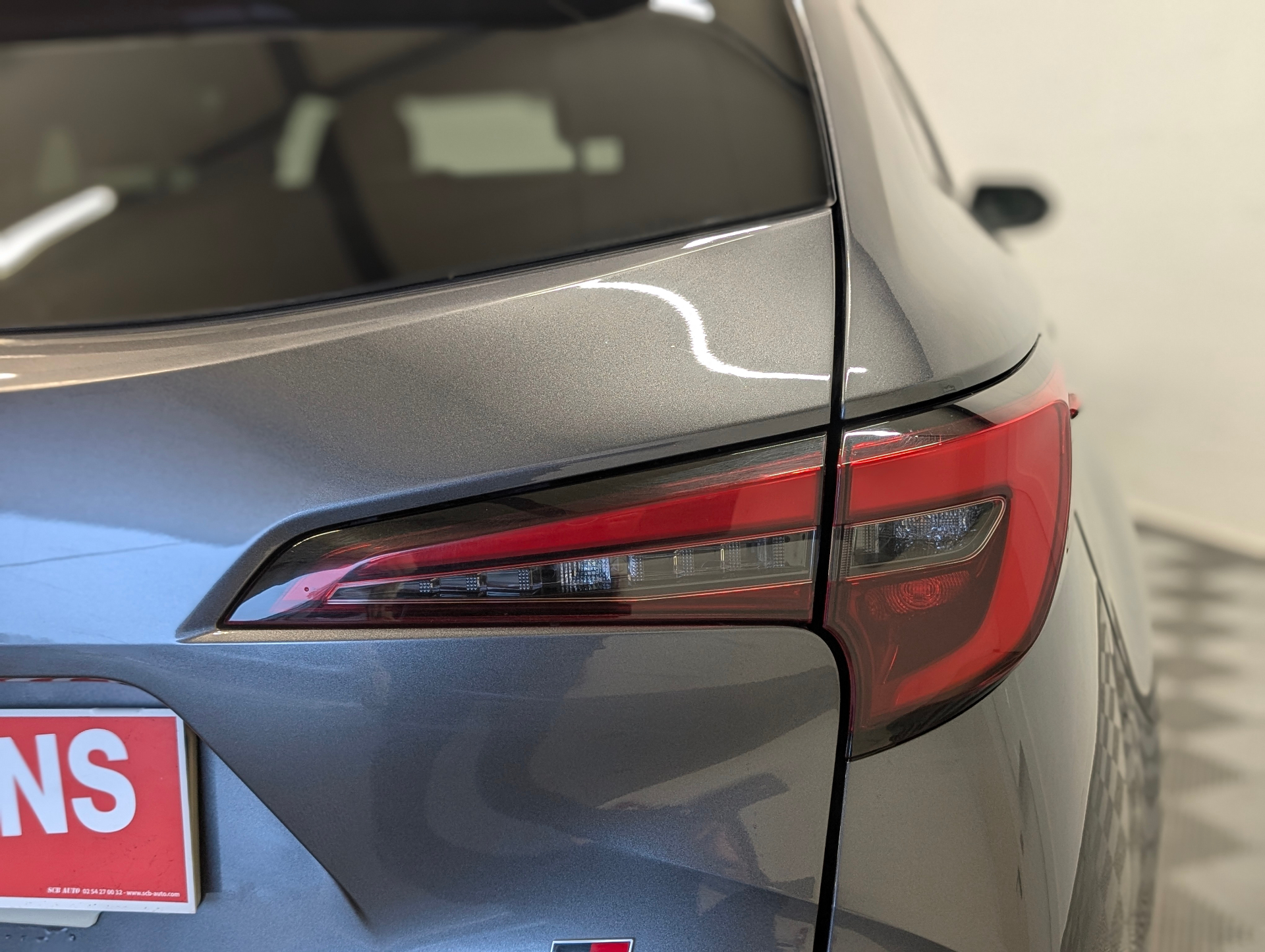 TOYOTA COROLLA TOURING SPORTS HYBRIDE 196 GR SPORT