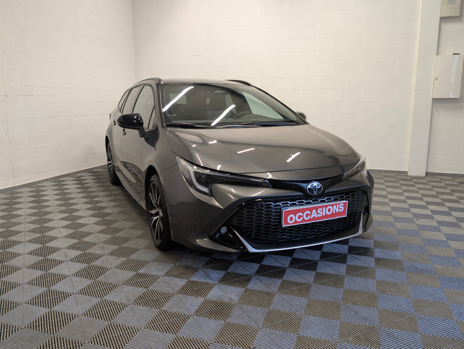 TOYOTA COROLLA TOURING SPORTS HYBRIDE 196 GR SPORT