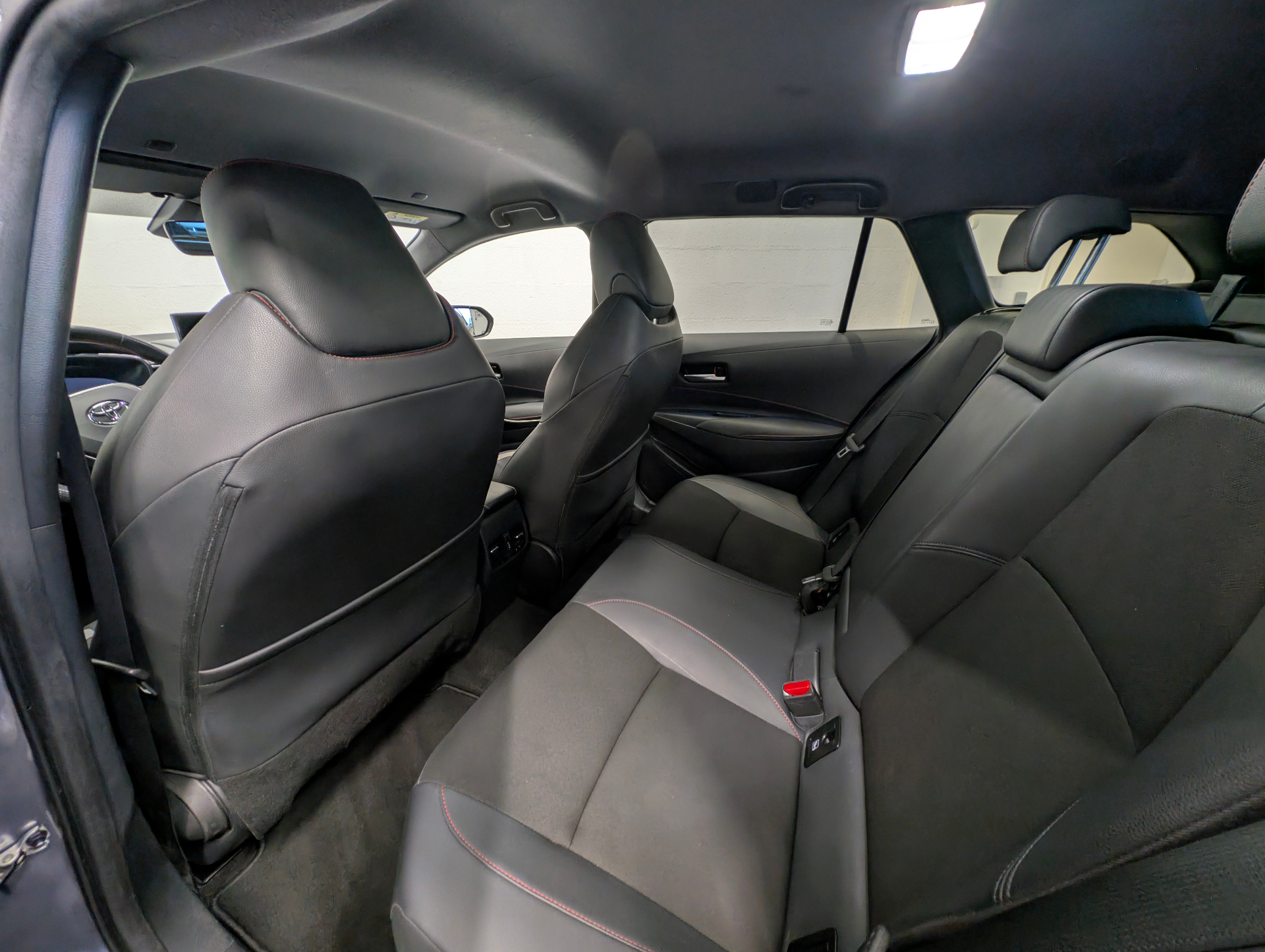 TOYOTA COROLLA TOURING SPORTS HYBRIDE 196 GR SPORT