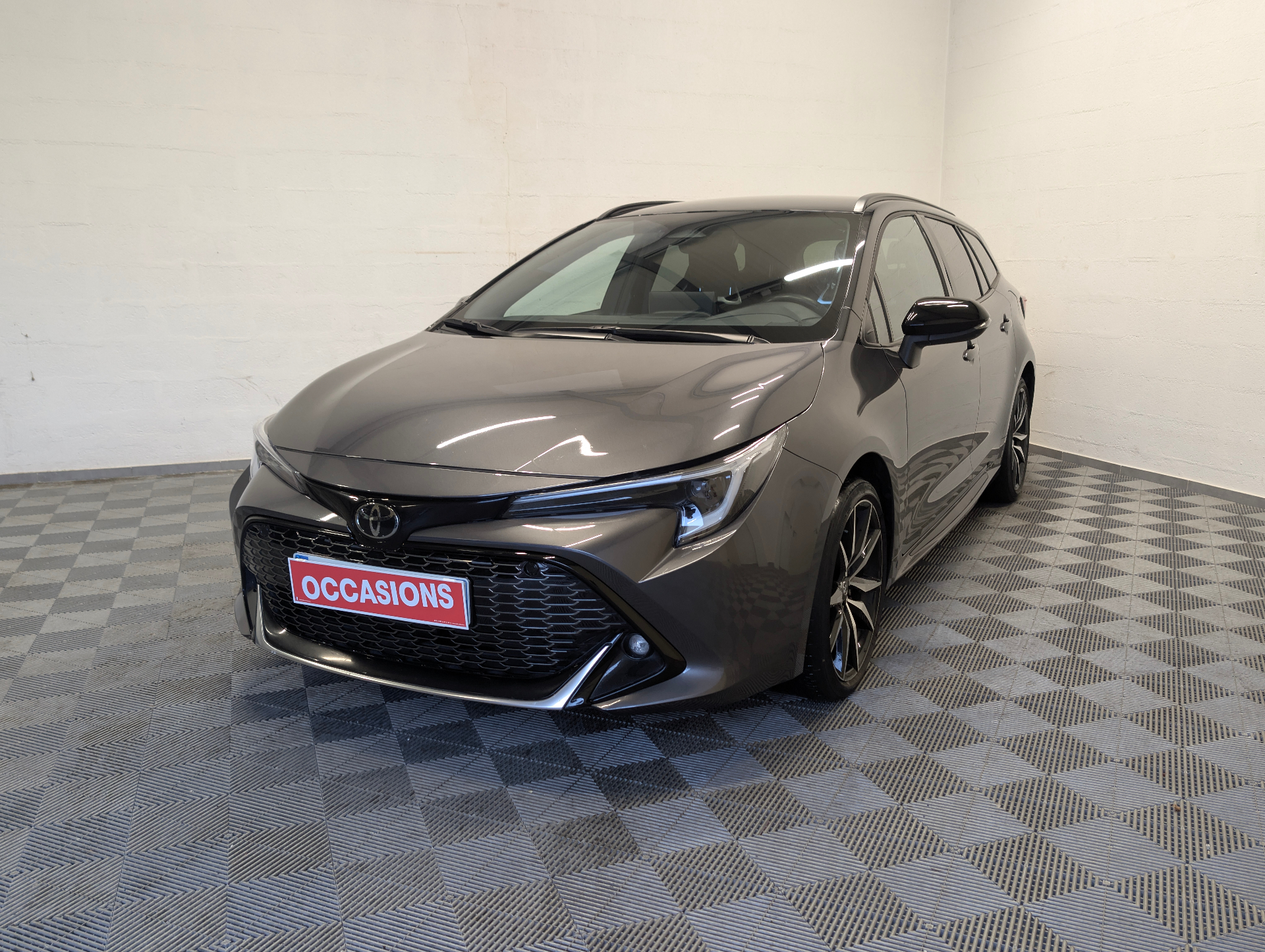 TOYOTA COROLLA TOURING SPORTS HYBRIDE 196 GR SPORT