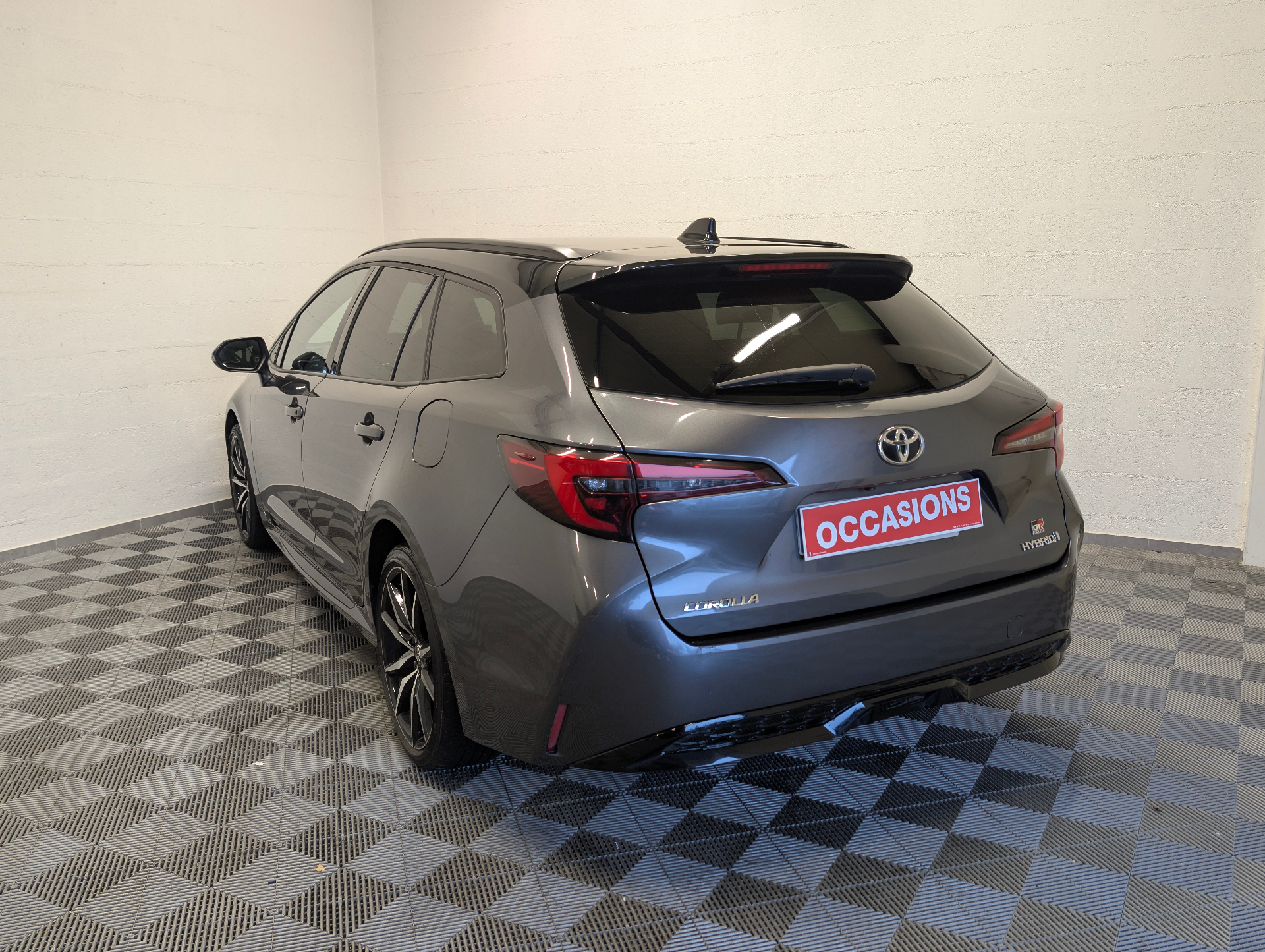 TOYOTA COROLLA TOURING SPORTS HYBRIDE 196 GR SPORT