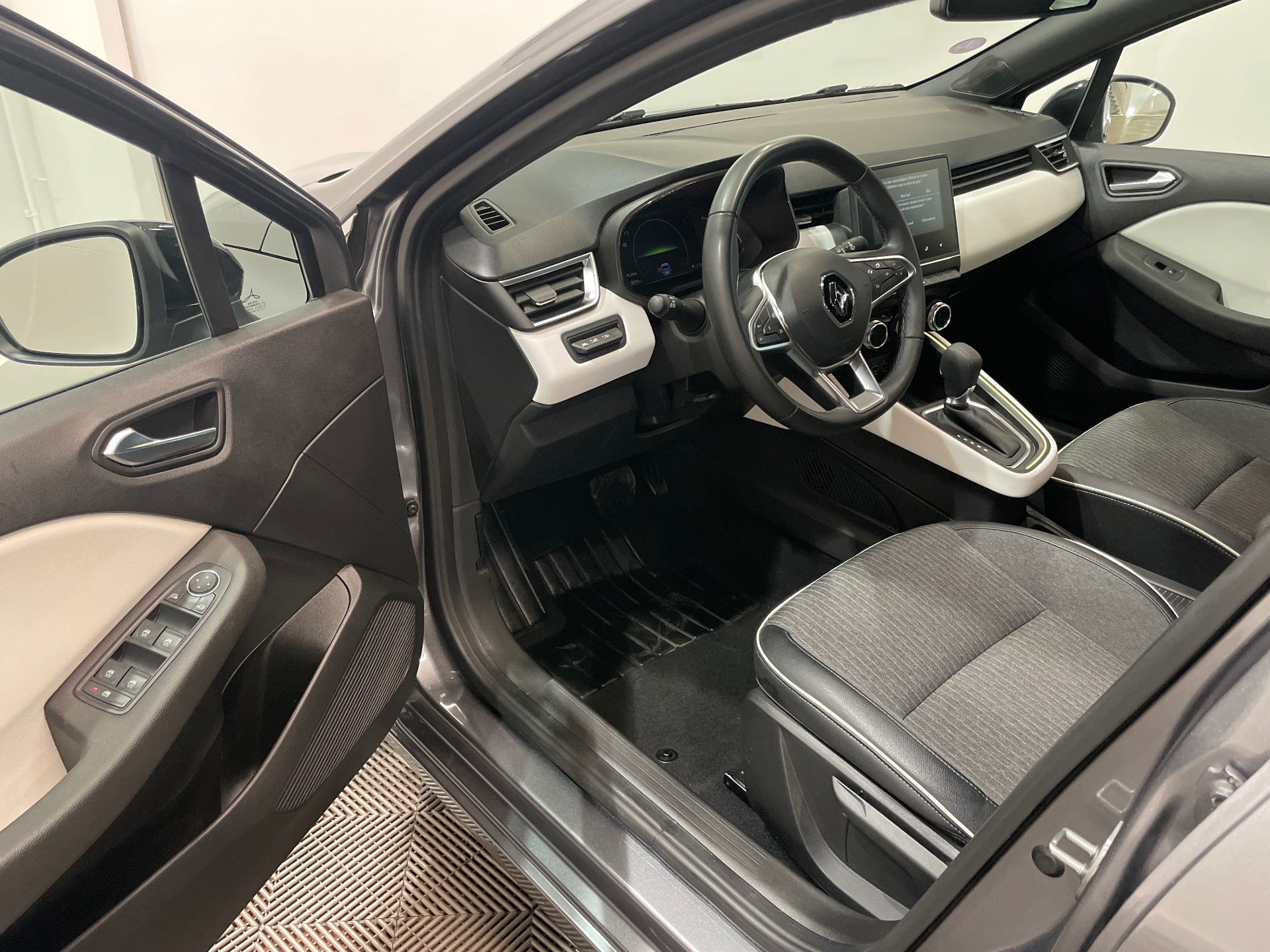 RENAULT CLIO V E-Tech full hybrid 145 Techno