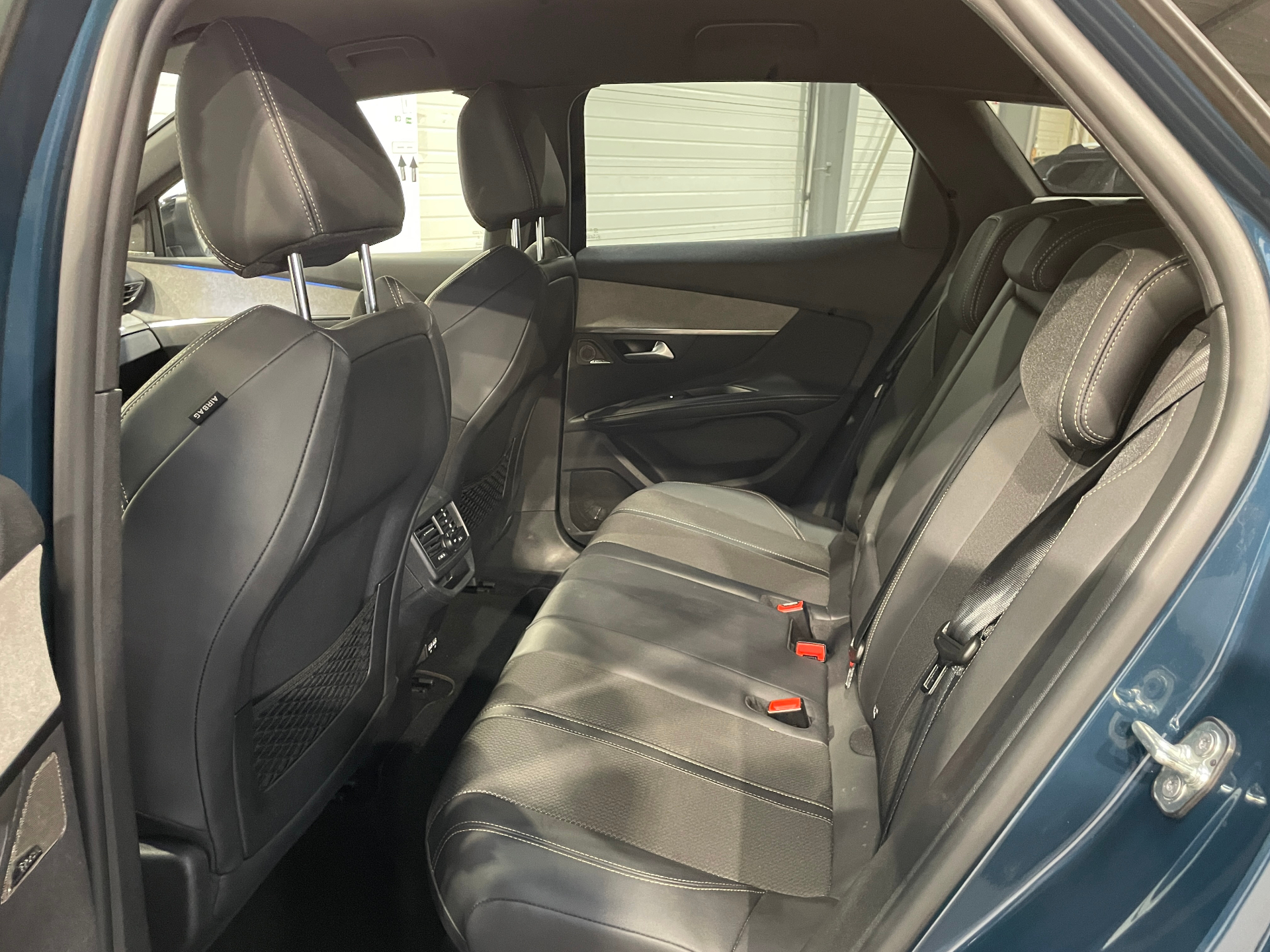 PEUGEOT 3008 Hybrid 136 e-DCS6 GT