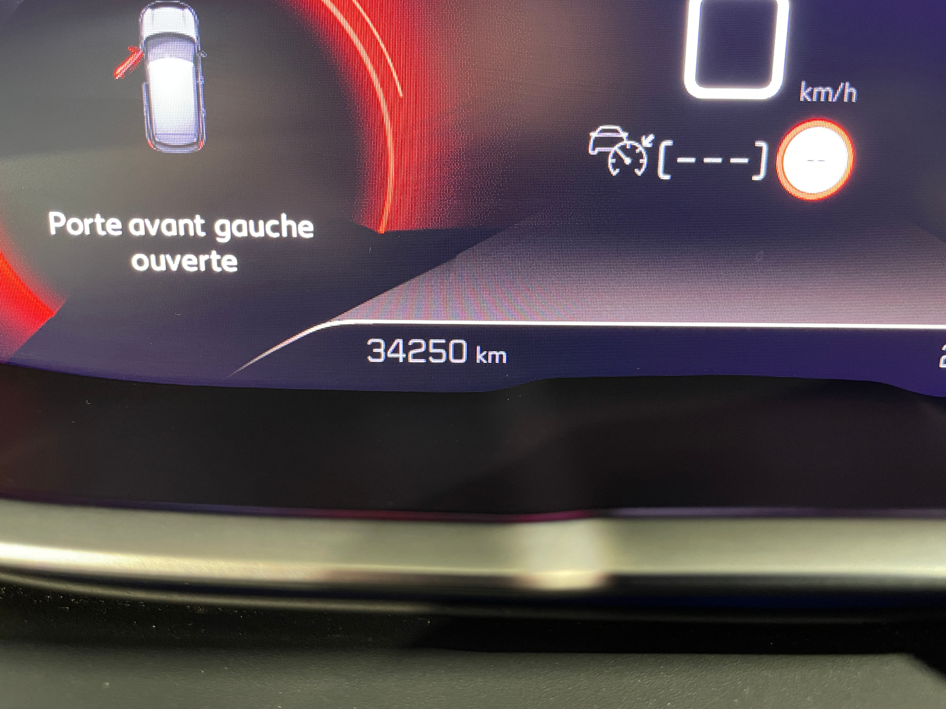 PEUGEOT 3008 Hybrid 136 e-DCS6 GT