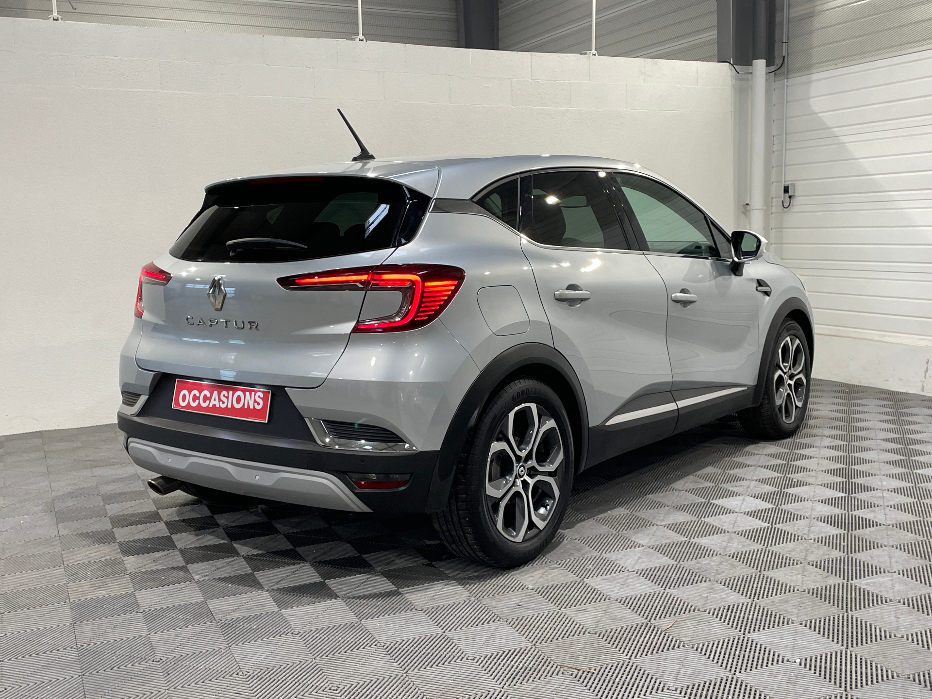 RENAULT CAPTUR TCe 140 EDC - 21 Intens