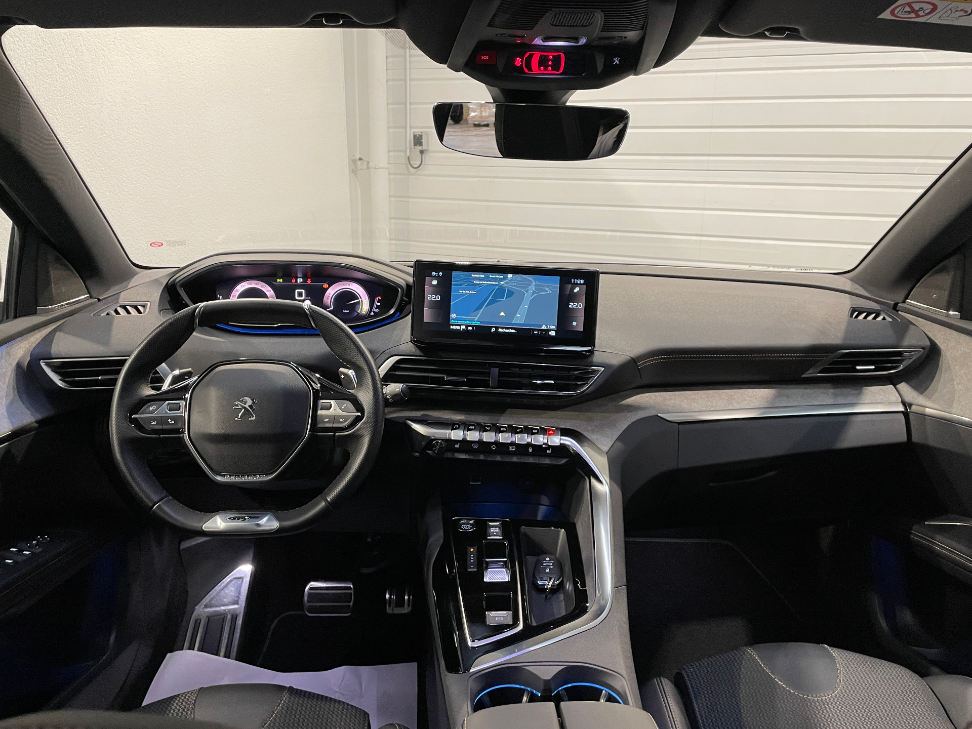 PEUGEOT 3008 Hybrid 136 e-DCS6 GT