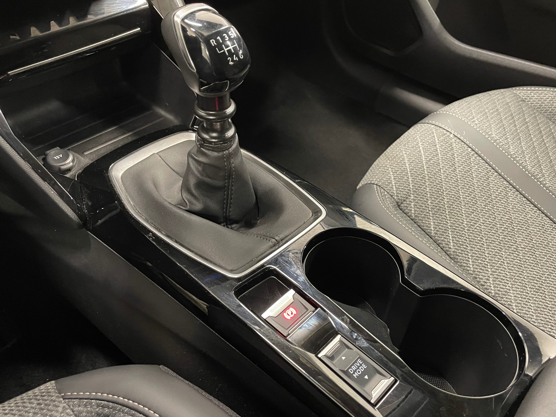 PEUGEOT 208 100 S&S BVM6 Allure