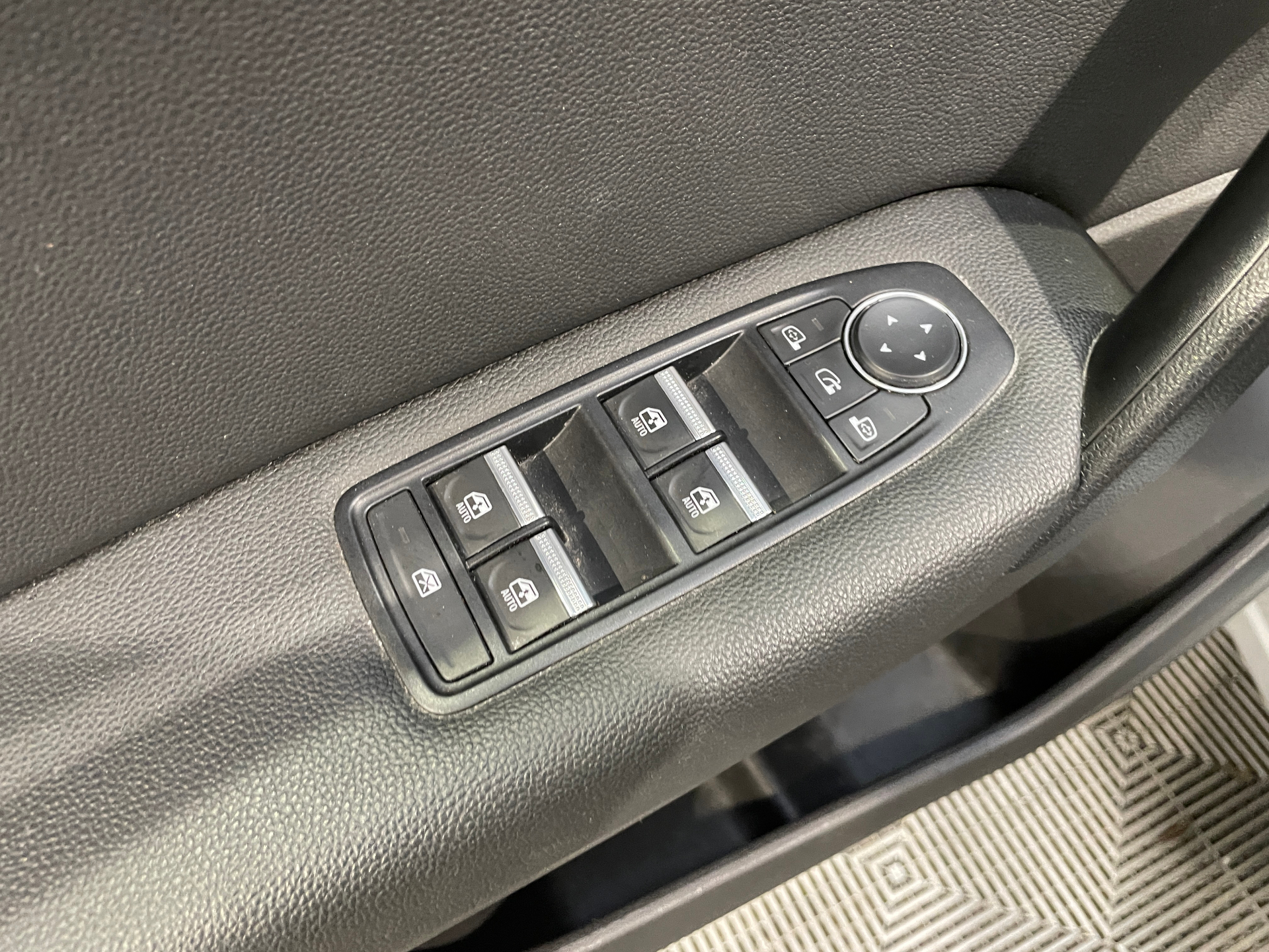 RENAULT CAPTUR TCe 140 EDC - 21 Intens