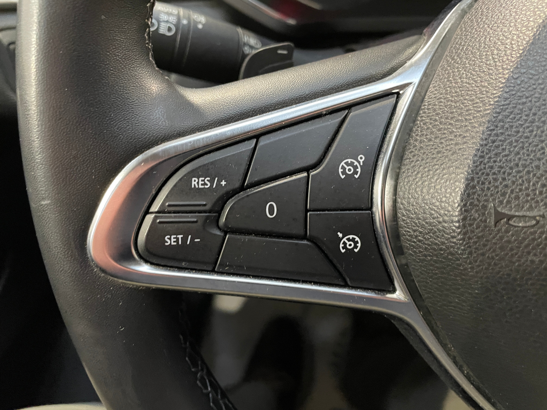 RENAULT CAPTUR TCe 140 EDC - 21 Intens