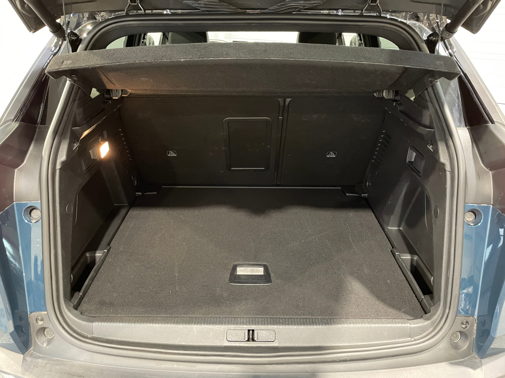 PEUGEOT 3008 Hybrid 136 e-DCS6 GT