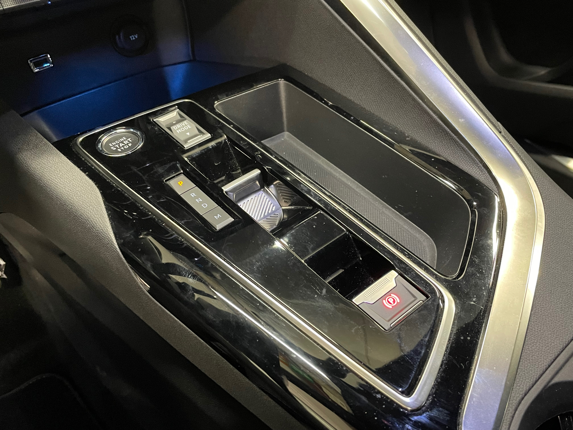 PEUGEOT 3008 GT HYBRID 136 CH E-DCS6