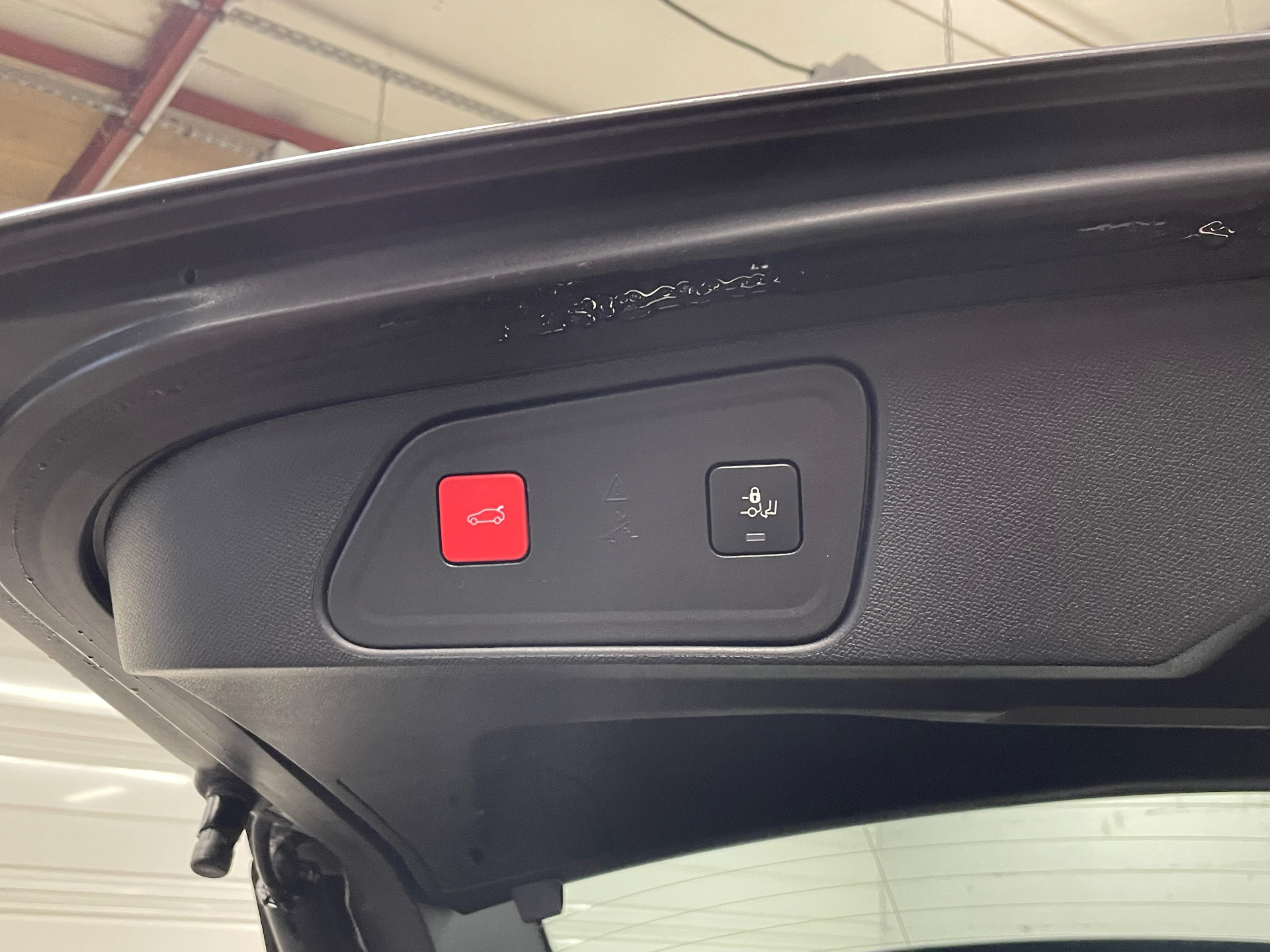 PEUGEOT 3008 GT HYBRID 136 CH E-DCS6