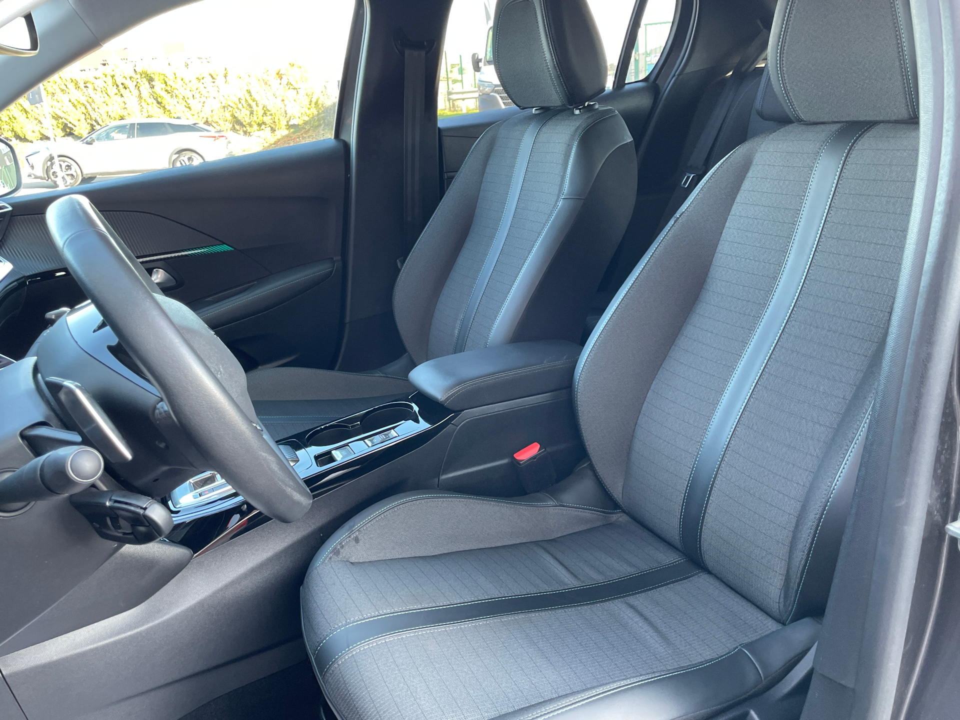 PEUGEOT 208 1.2 Allure Pack PureTech 100 S&S EAT8