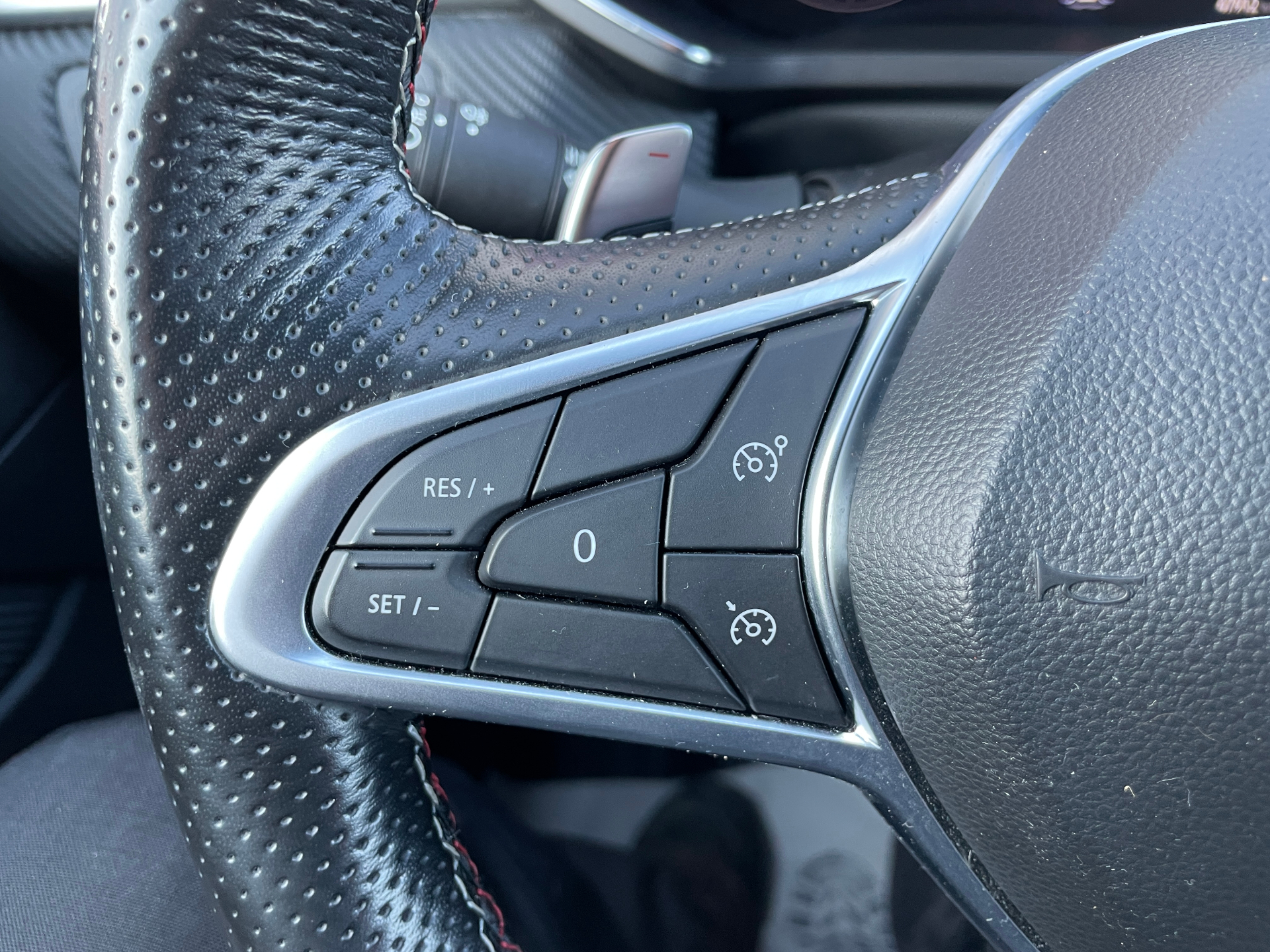 RENAULT CAPTUR mild hybrid 160 EDC R.S. line