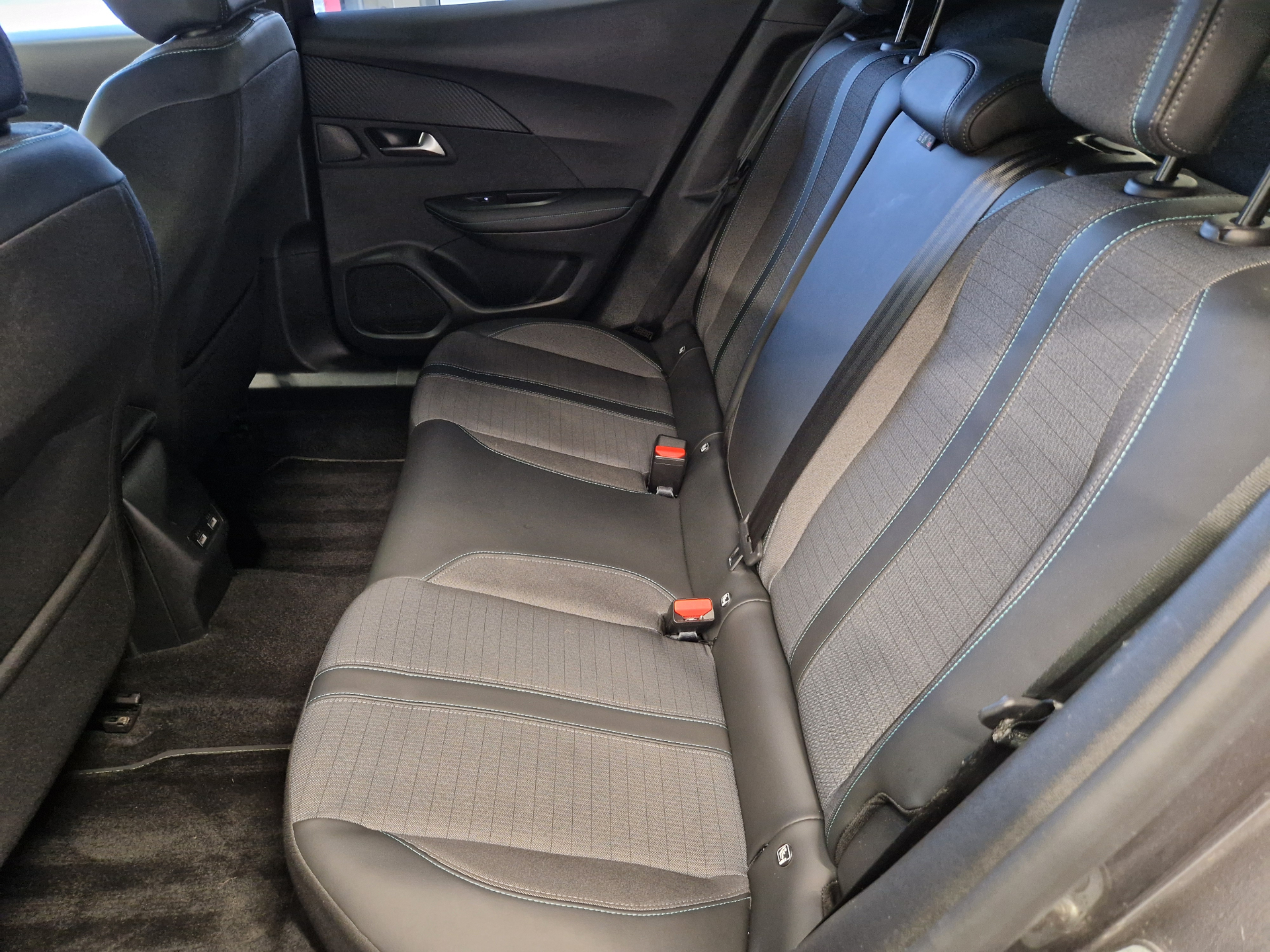 PEUGEOT 2008 Allure Pack Puretech 130 S&S BVM6