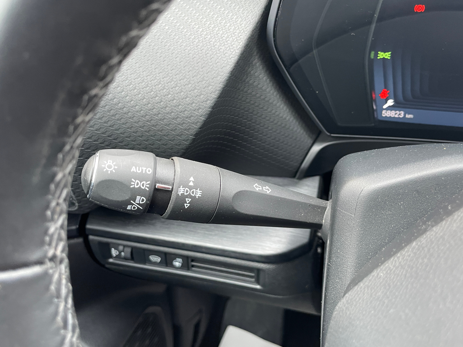 CITROEN C5 X 1.2 PureTech 130 EAT8 Plus - 5P
