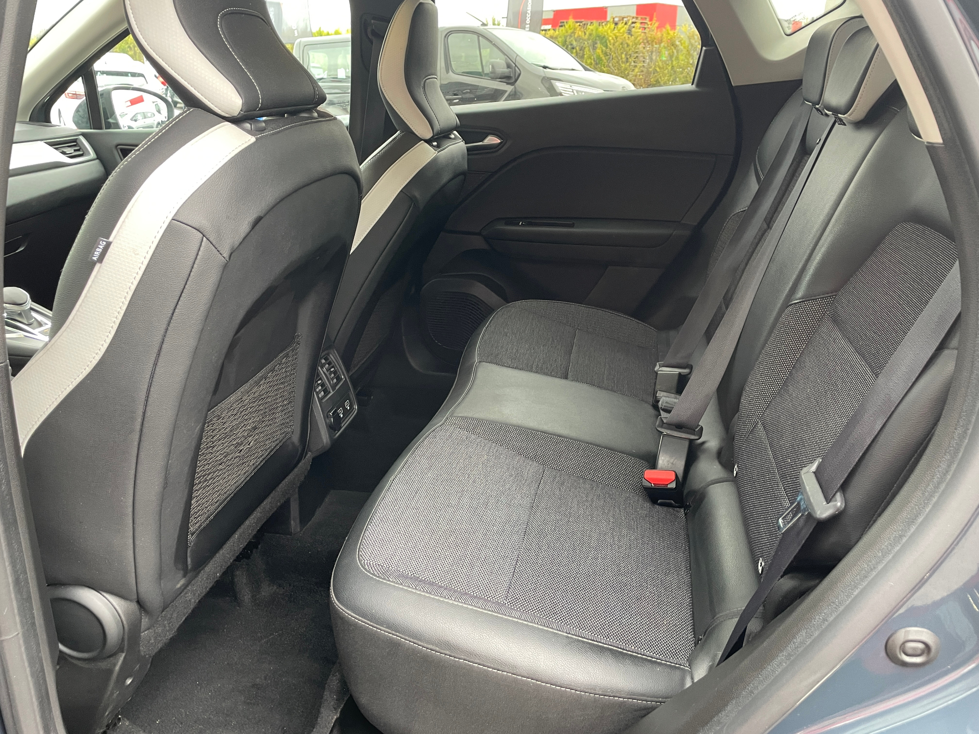 RENAULT CAPTUR E-Tech Plug-in 160 - 21 Intens - 5P