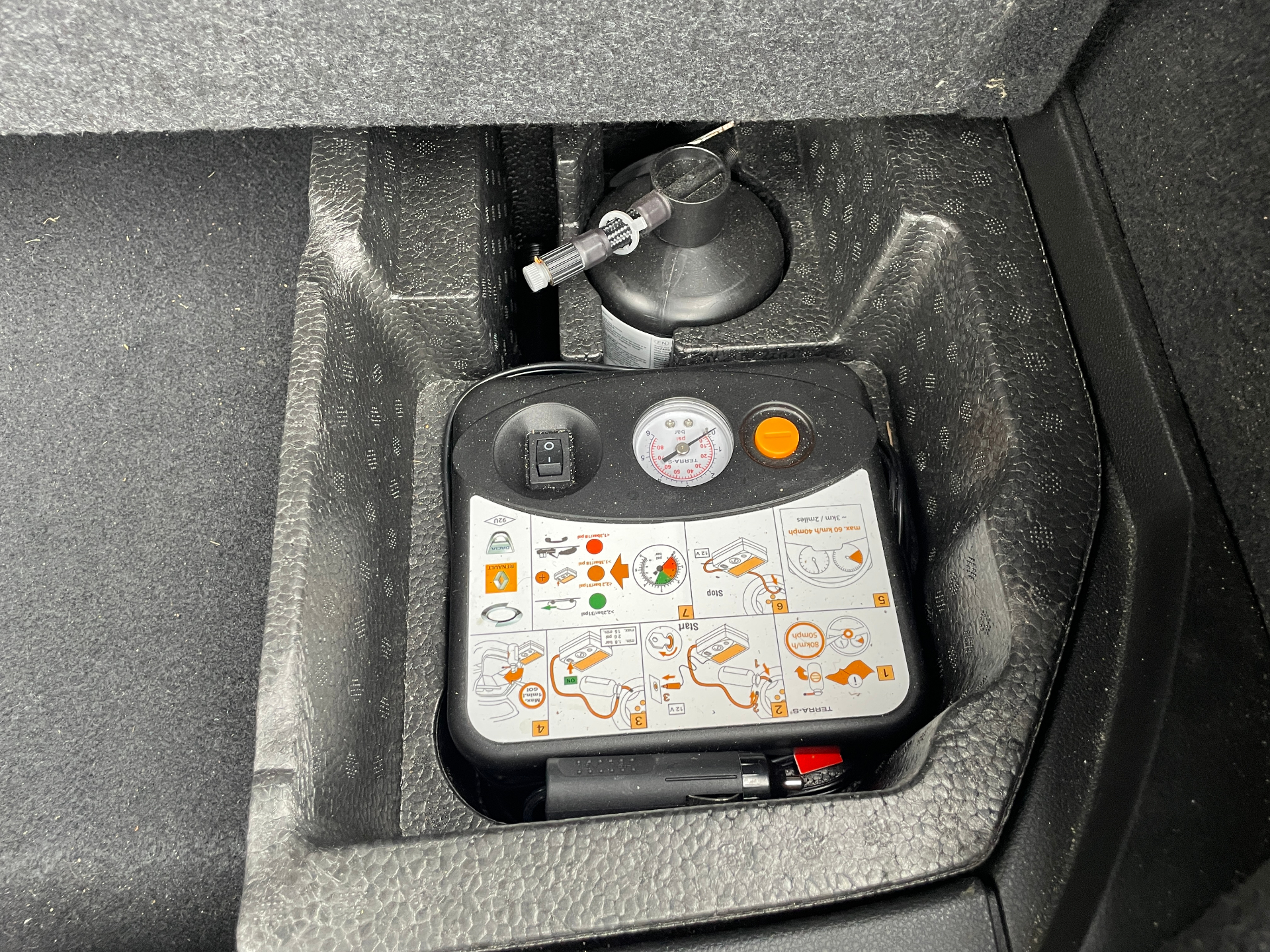 RENAULT CAPTUR E-Tech Plug-in 160 - 21 Intens - 5P