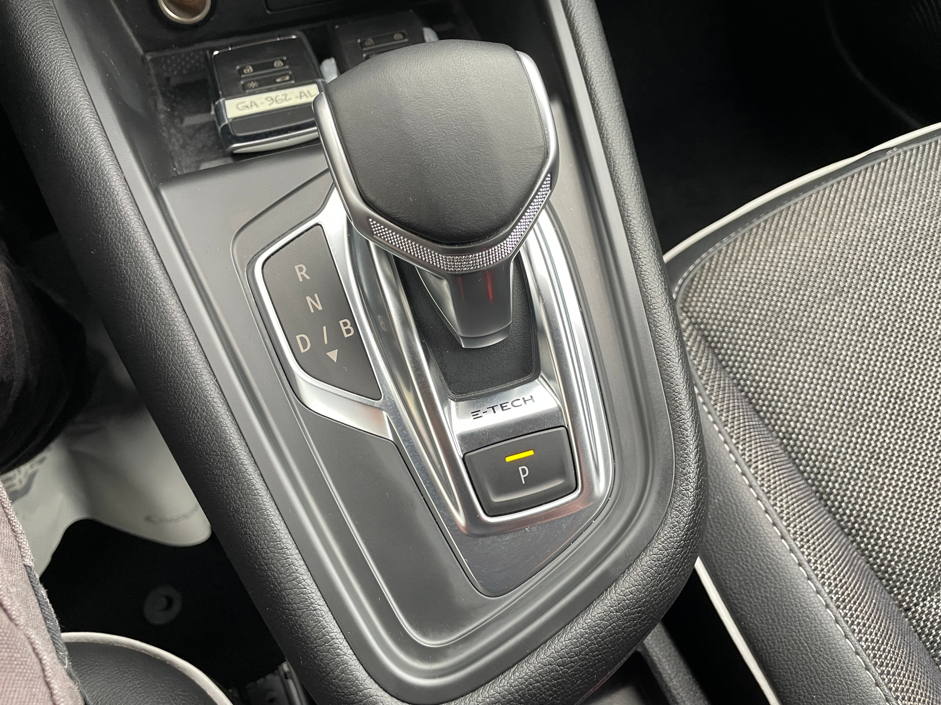 RENAULT CAPTUR E-Tech Plug-in 160 - 21 Intens - 5P