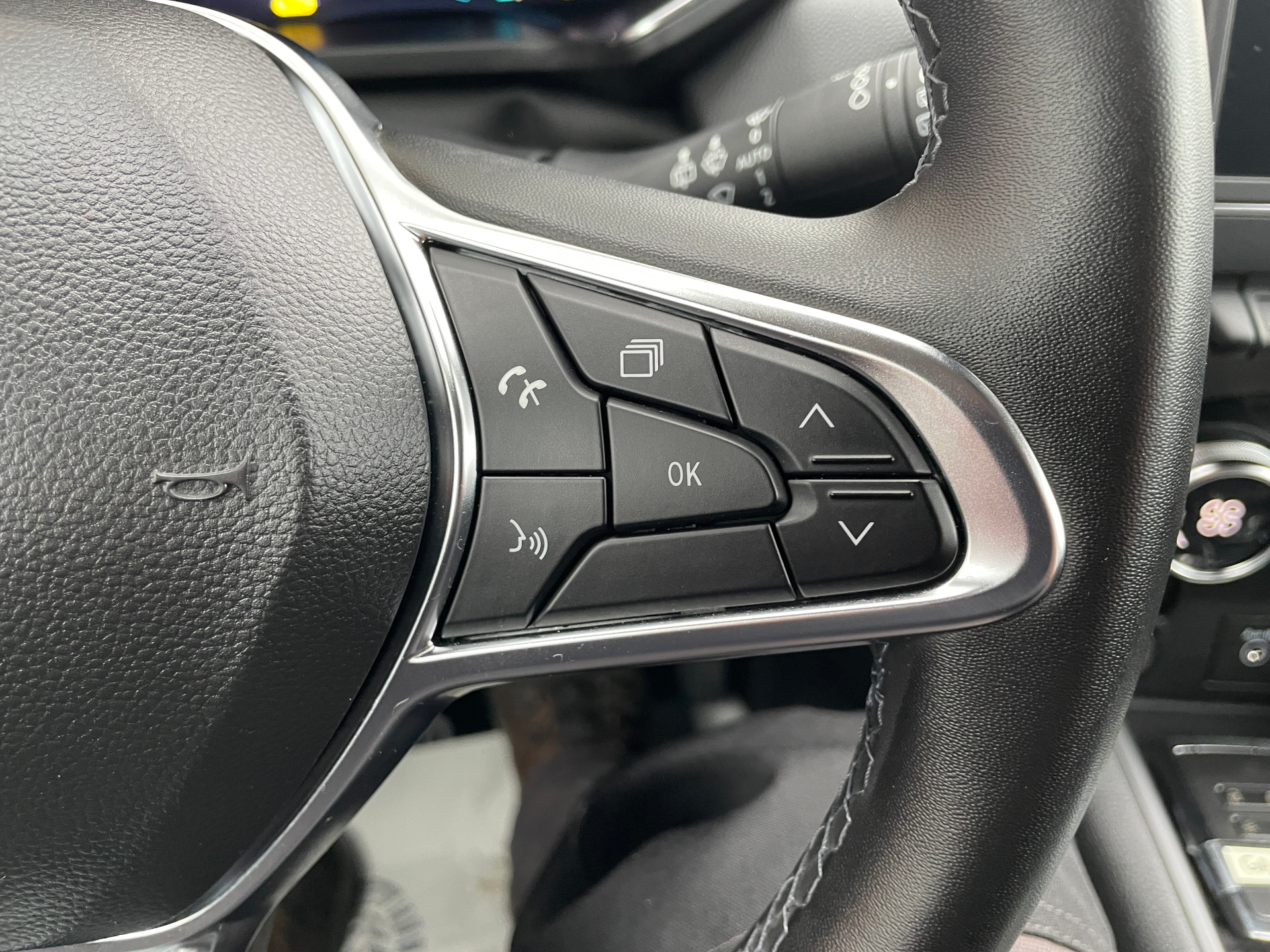 RENAULT CAPTUR E-Tech Plug-in 160 - 21 Intens - 5P