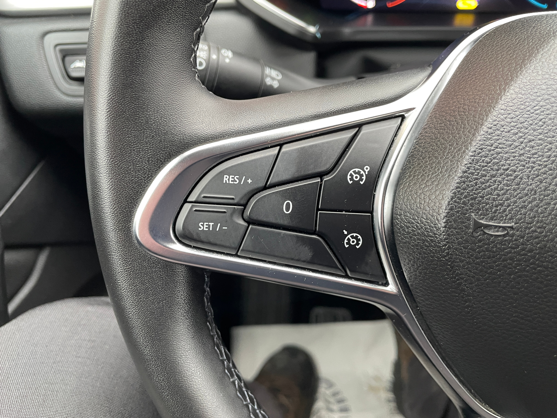 RENAULT CAPTUR E-Tech Plug-in 160 - 21 Intens - 5P