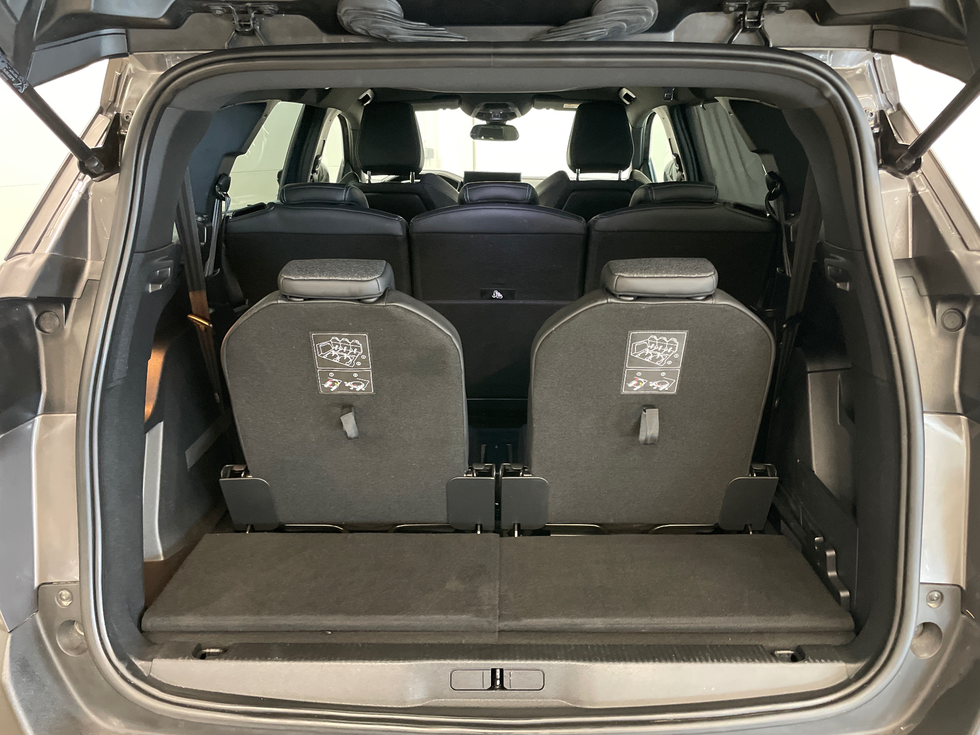 PEUGEOT 5008 Allure Pack PureTech 130 S&S EAT8