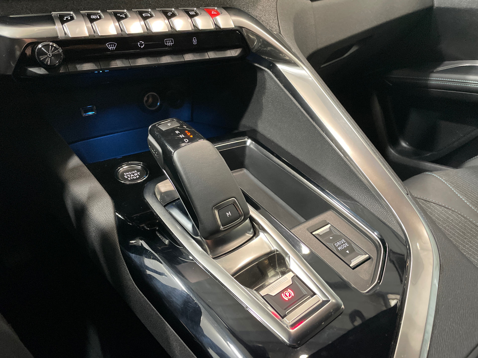 PEUGEOT 5008 Allure Pack PureTech 130 S&S EAT8