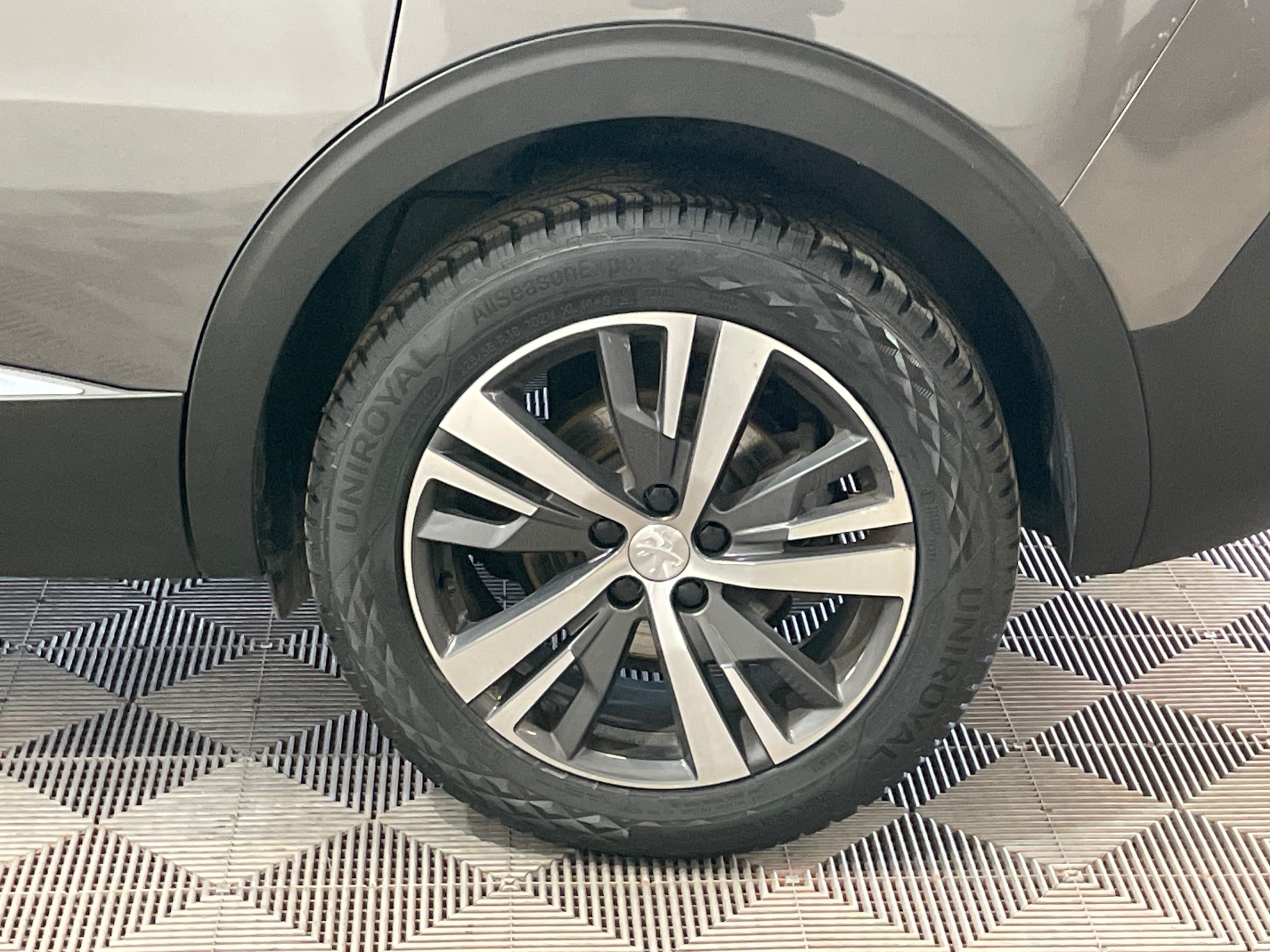 PEUGEOT 5008 Allure Pack PureTech 130 S&S EAT8