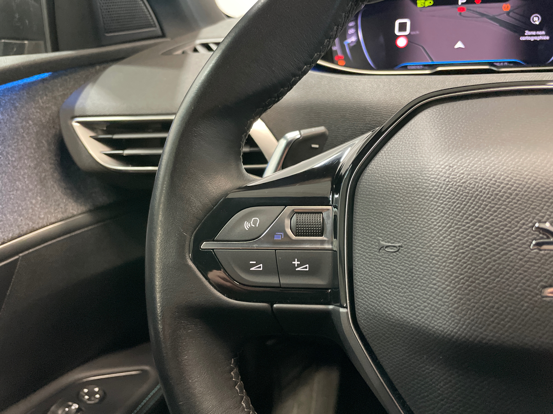 PEUGEOT 5008 Allure Pack PureTech 130 S&S EAT8