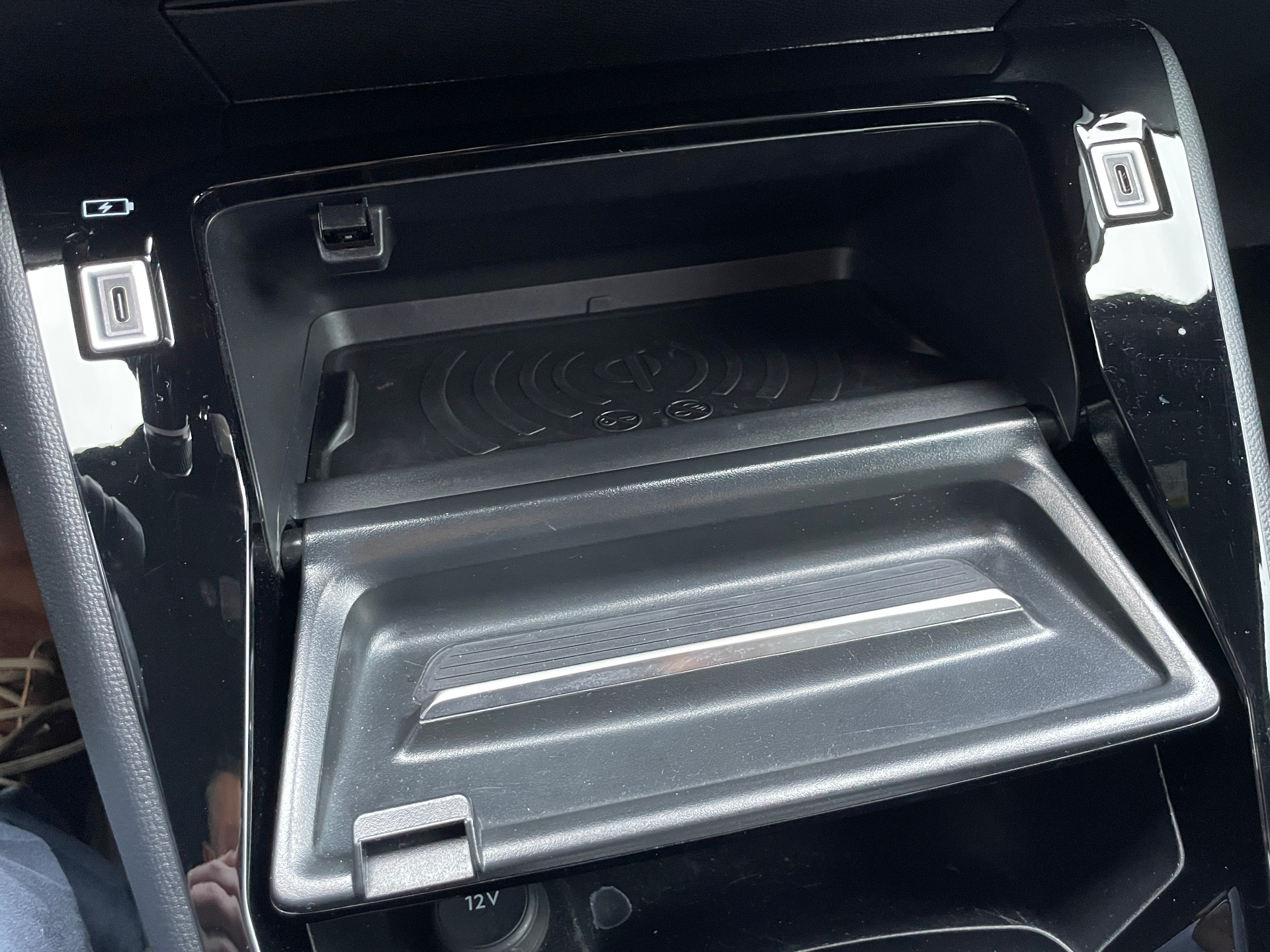 PEUGEOT 2008 Hybrid 136 e-DCS6 Allure - 5P