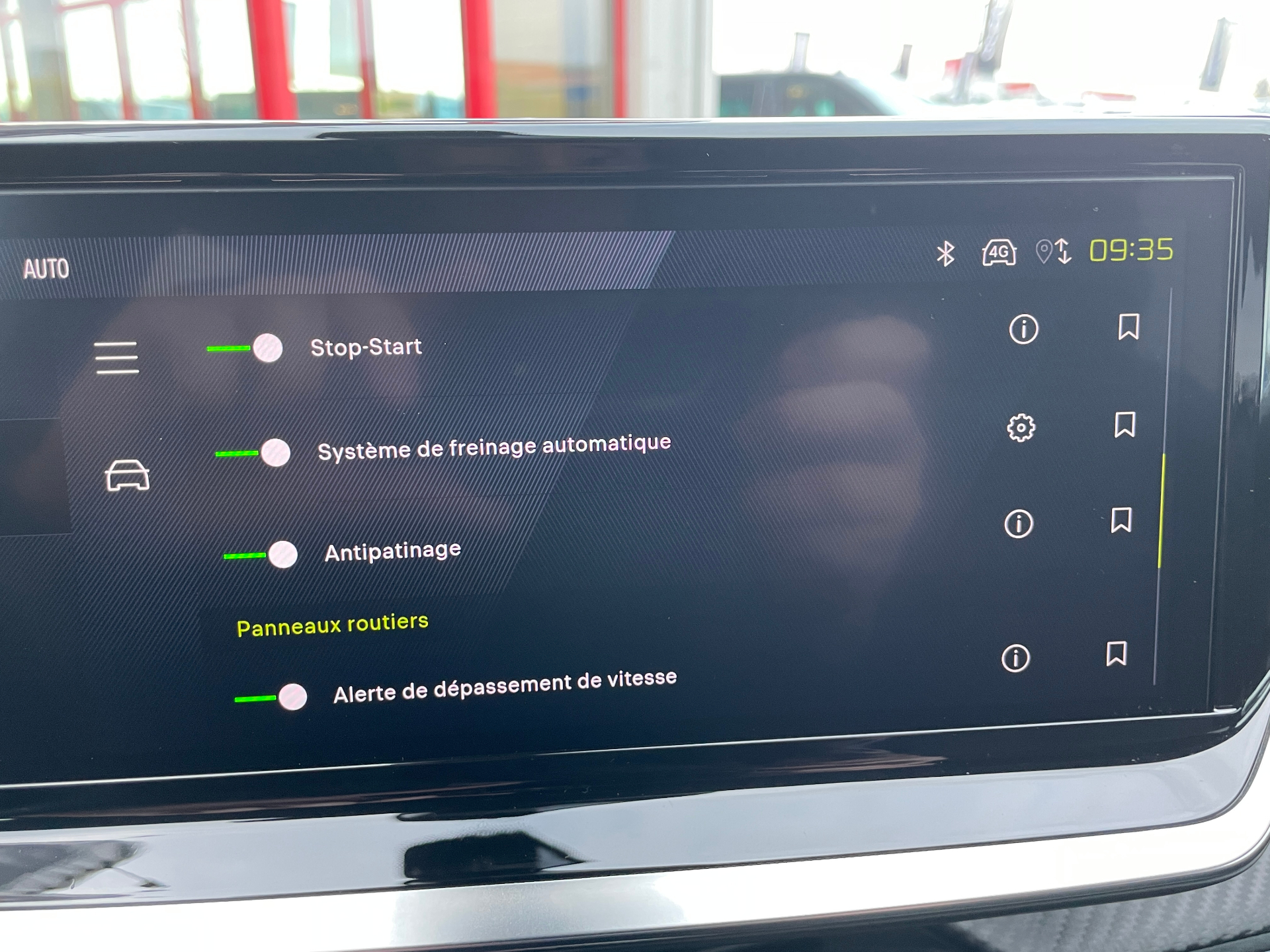 PEUGEOT 2008 Hybrid 136 e-DCS6 Allure - 5P