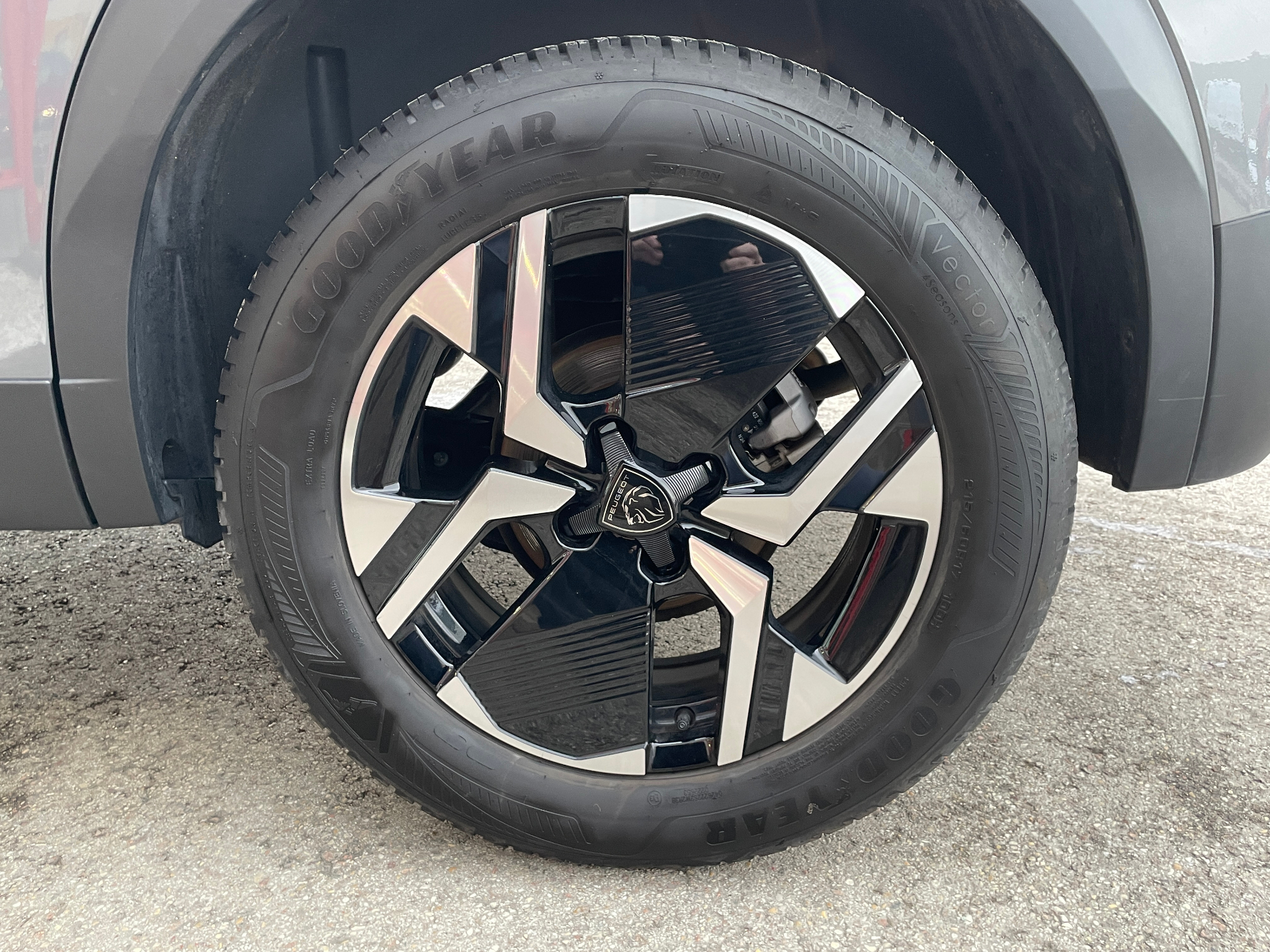 PEUGEOT 2008 Hybrid 136 e-DCS6 Allure - 5P