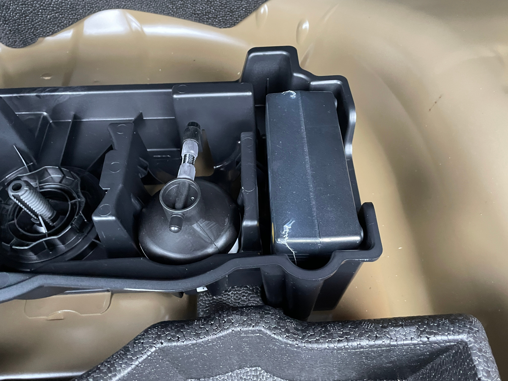 PEUGEOT 2008 Hybrid 136 e-DCS6 Allure - 5P
