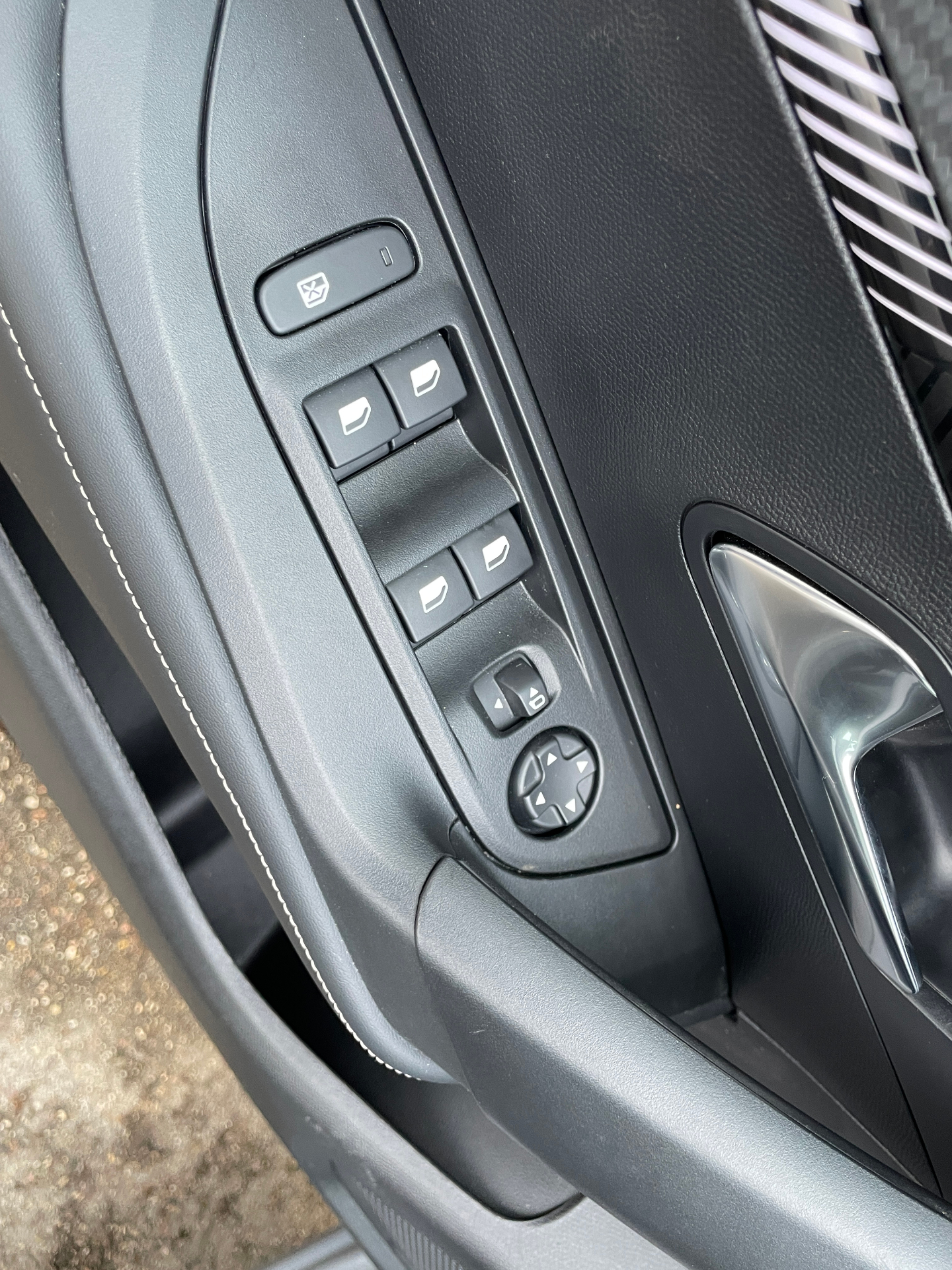 PEUGEOT 2008 Hybrid 136 e-DCS6 Allure - 5P