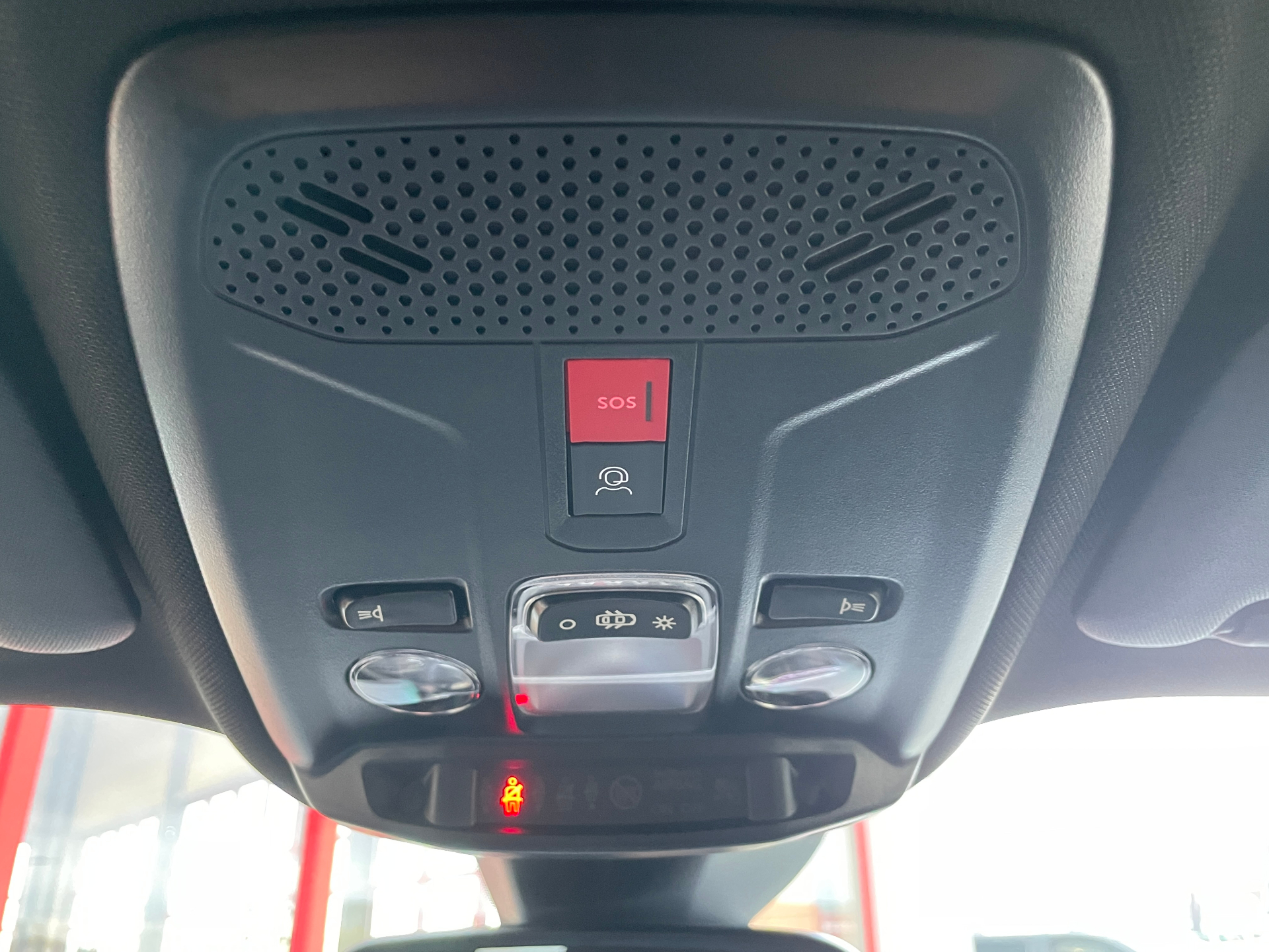 PEUGEOT 2008 Hybrid 136 e-DCS6 Allure - 5P