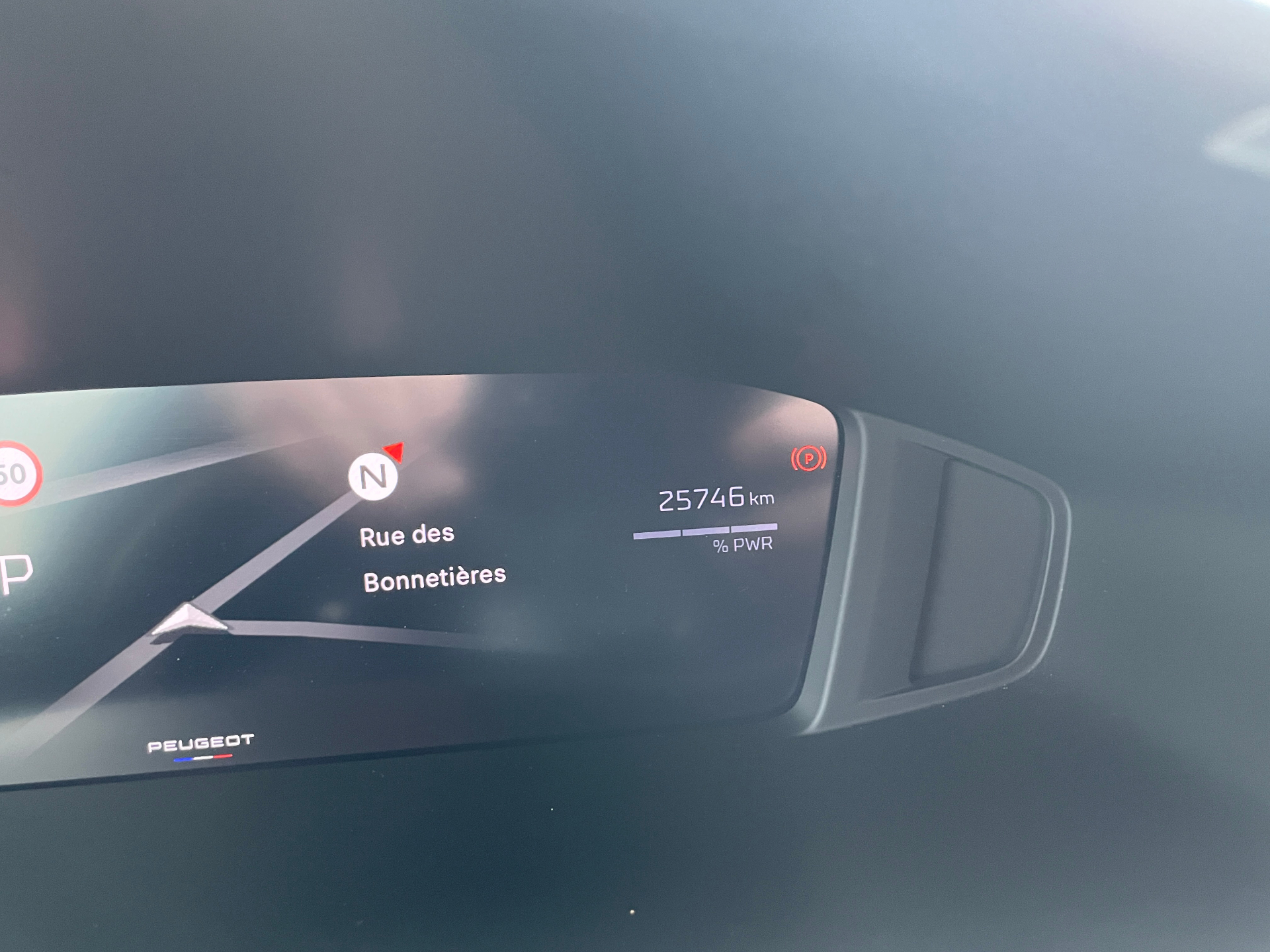 PEUGEOT 2008 Hybrid 136 e-DCS6 Allure - 5P
