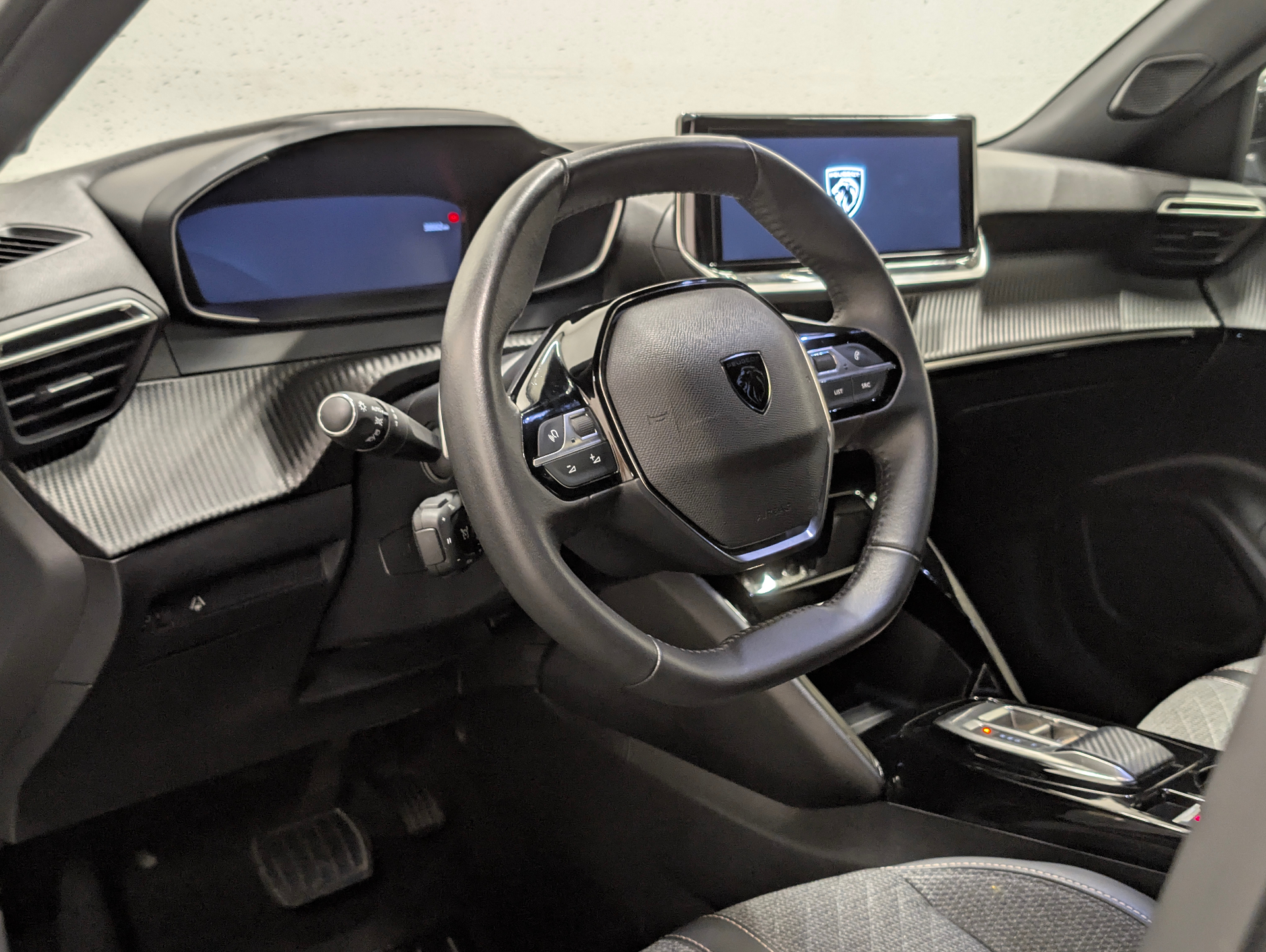 PEUGEOT 2008 Hybrid 136 e-DCS6 Allure