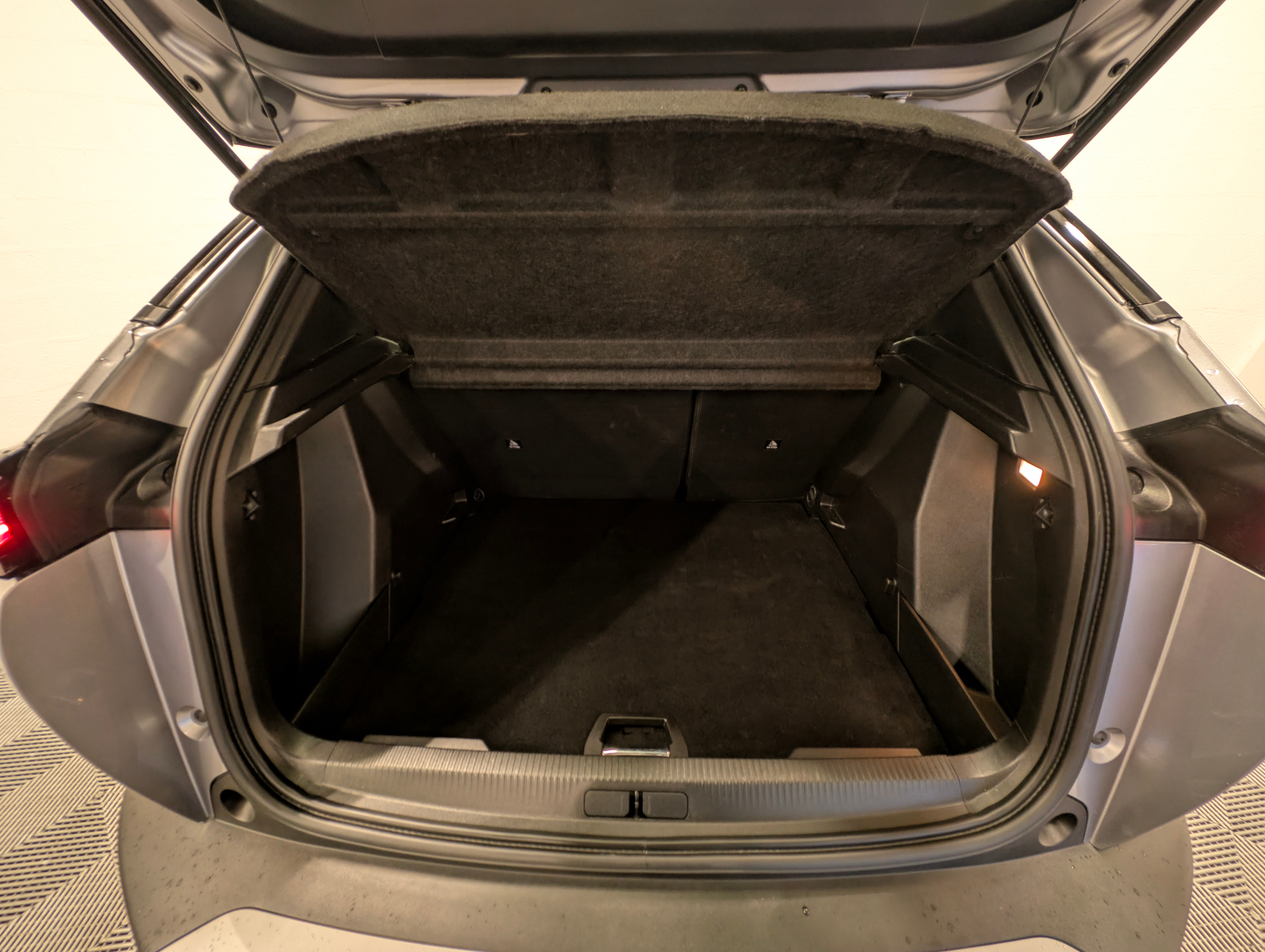 PEUGEOT 2008 Hybrid 136 e-DCS6 Allure
