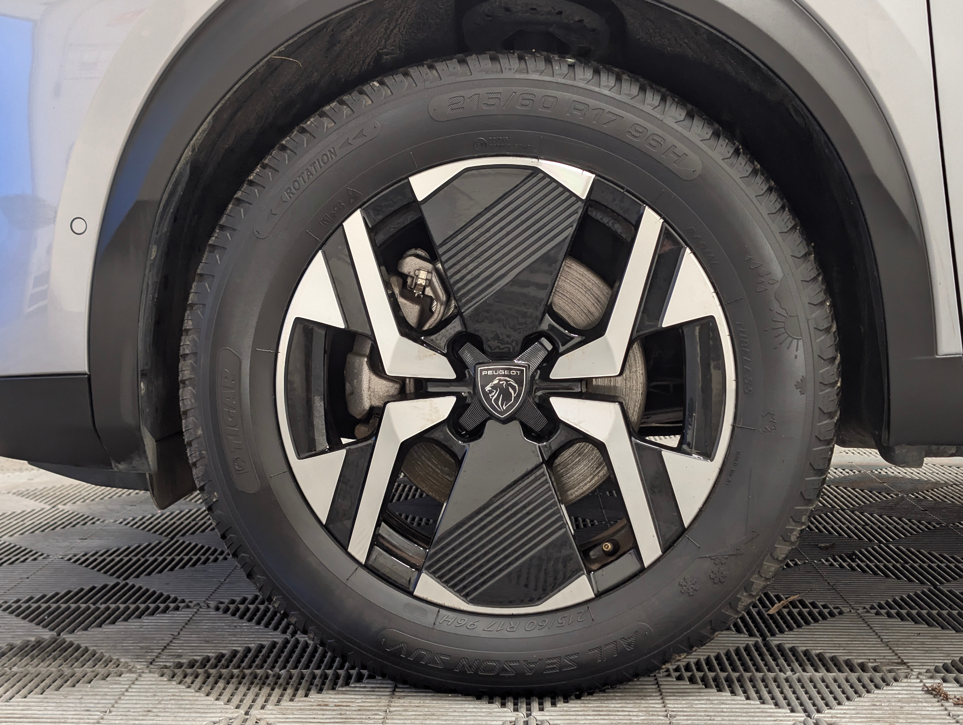 PEUGEOT 2008 Hybrid 136 e-DCS6 Allure