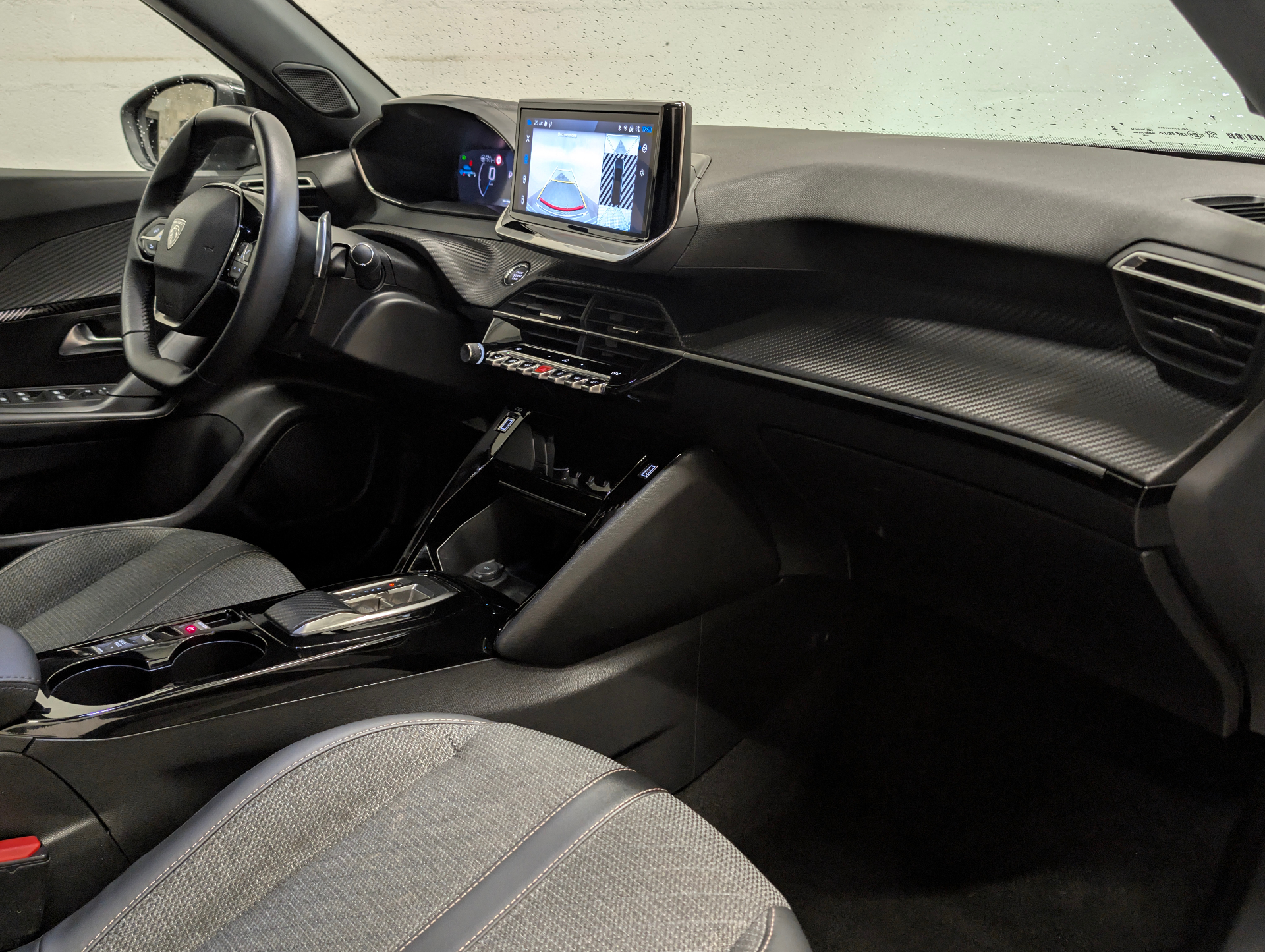 PEUGEOT 2008 Hybrid 136 e-DCS6 Allure