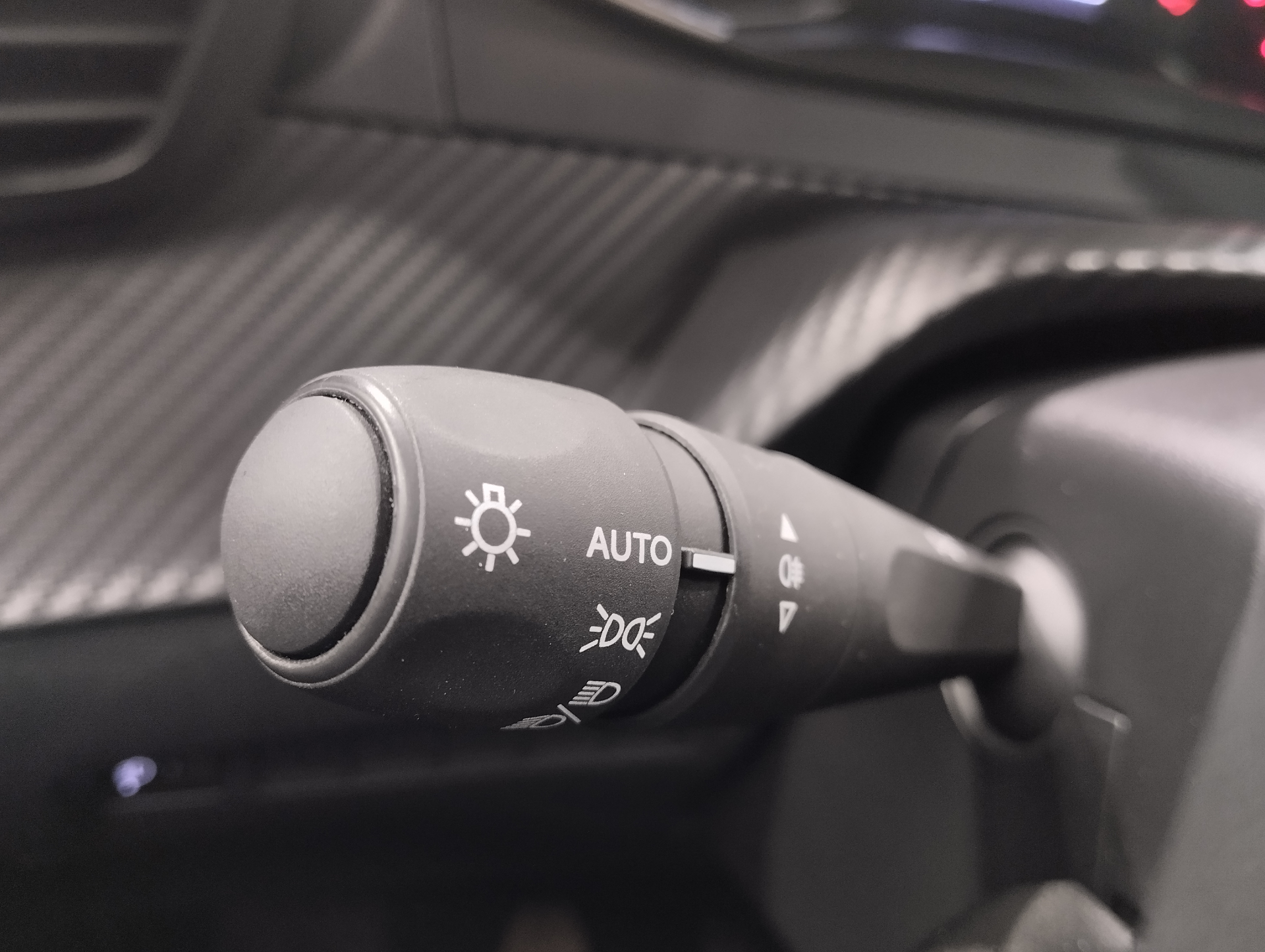 PEUGEOT 208 STYLE 100 CH BVM6
