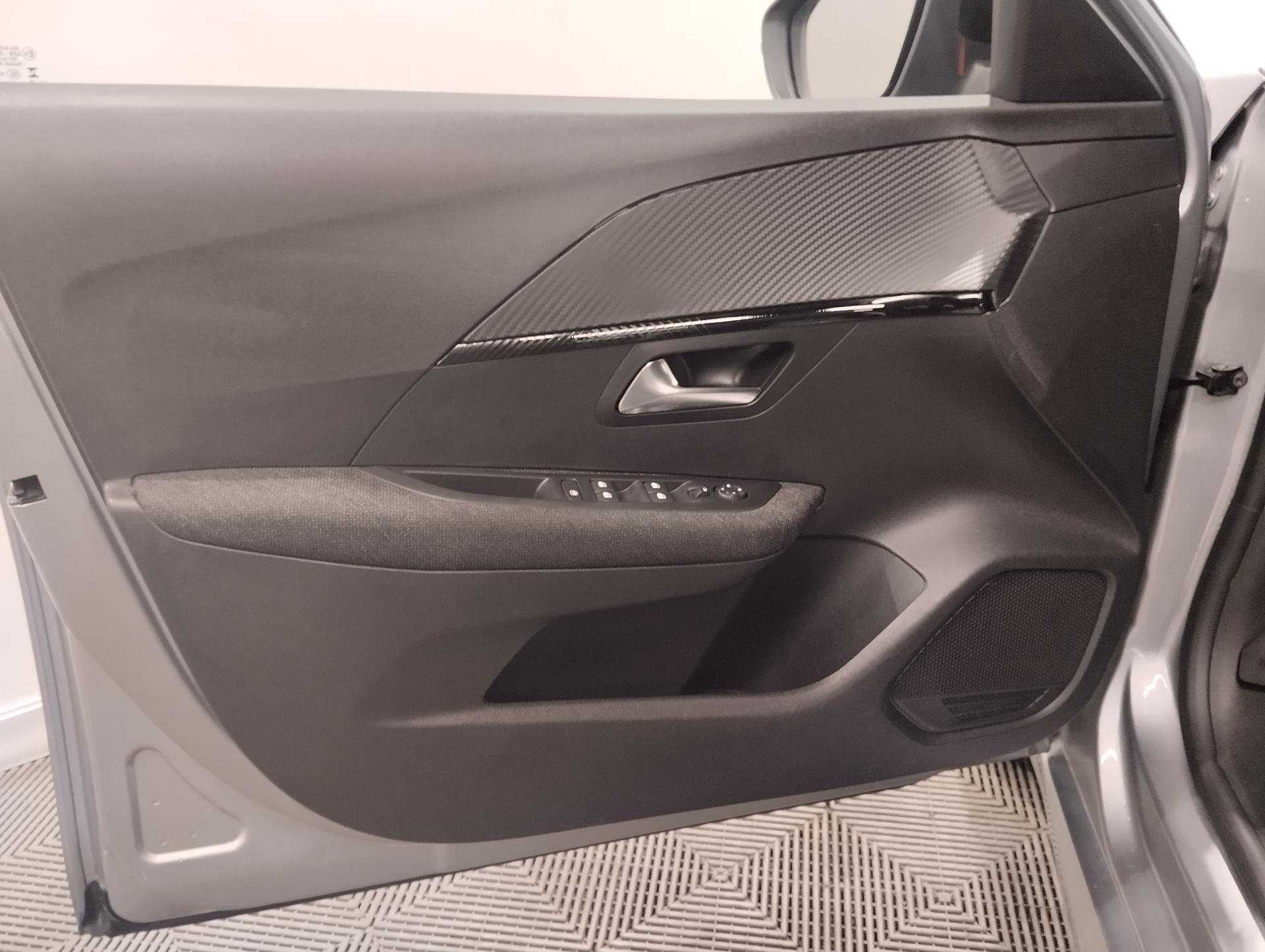 PEUGEOT 208 STYLE 100 CH BVM6