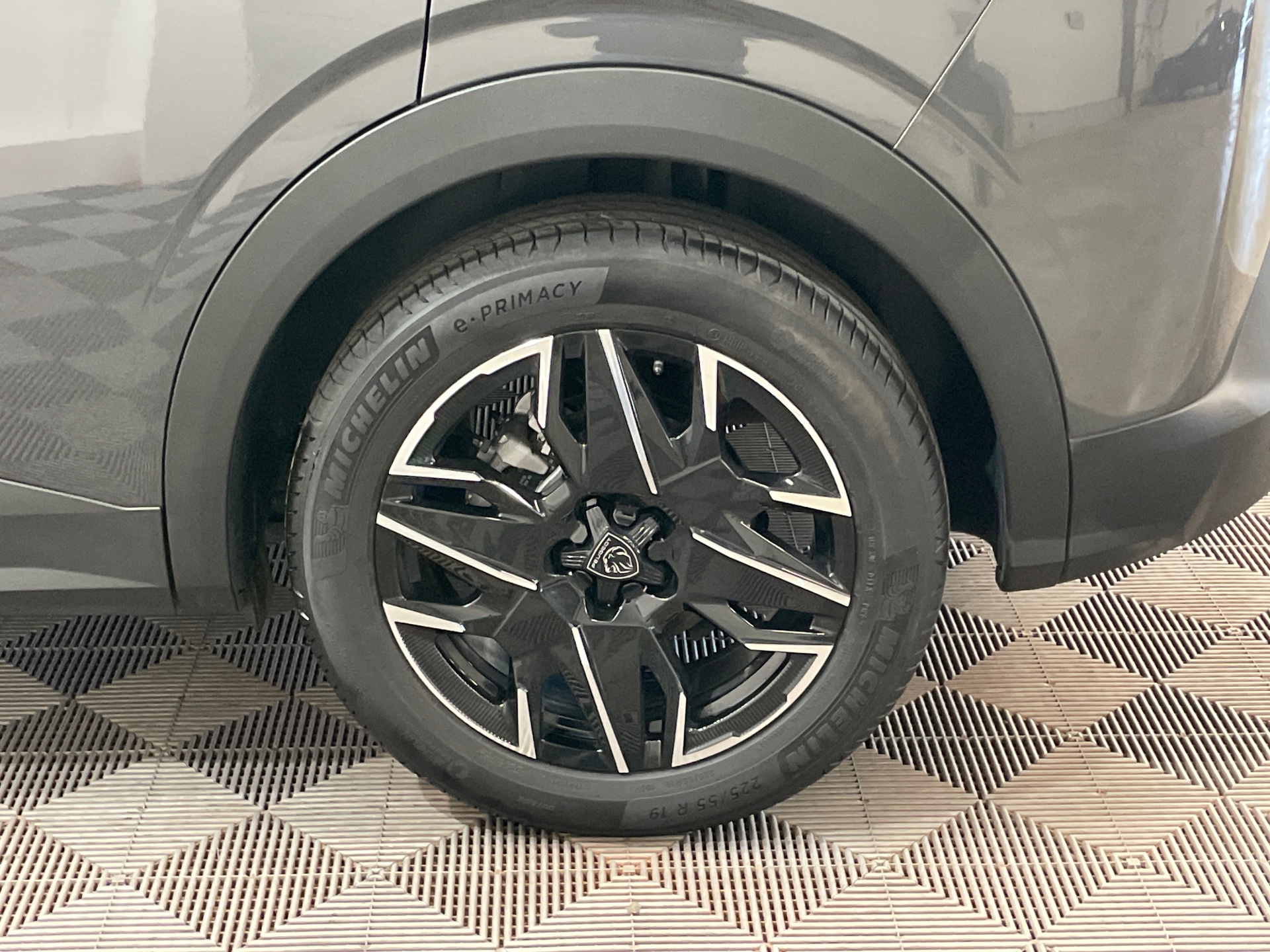 PEUGEOT 3008 ALLURE HYBRID 136 E-DCS6