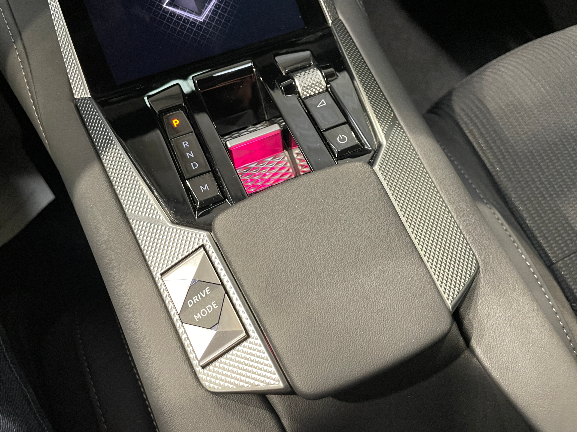 DS DS 4 PureTech 130 EAT8 Etoile - Alcantara - 5P
