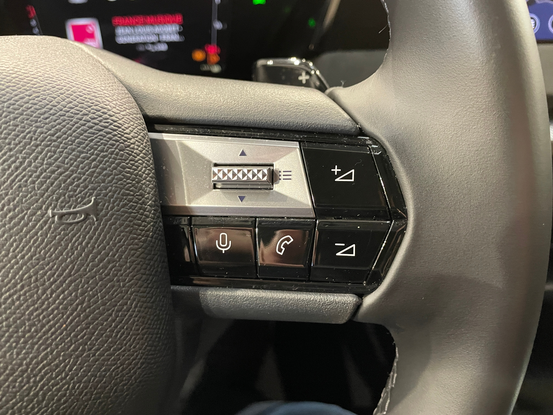 DS DS 4 PureTech 130 EAT8 Etoile - Alcantara - 5P