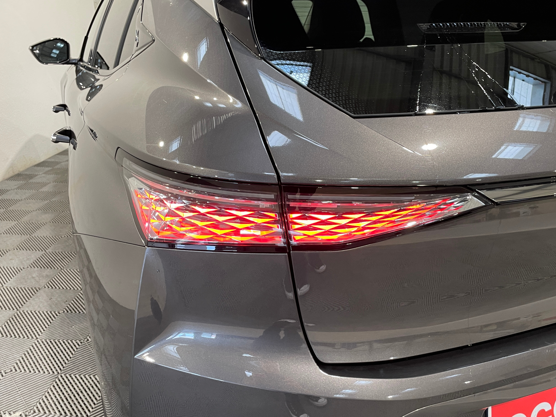 DS DS 4 PureTech 130 EAT8 Etoile - Alcantara - 5P