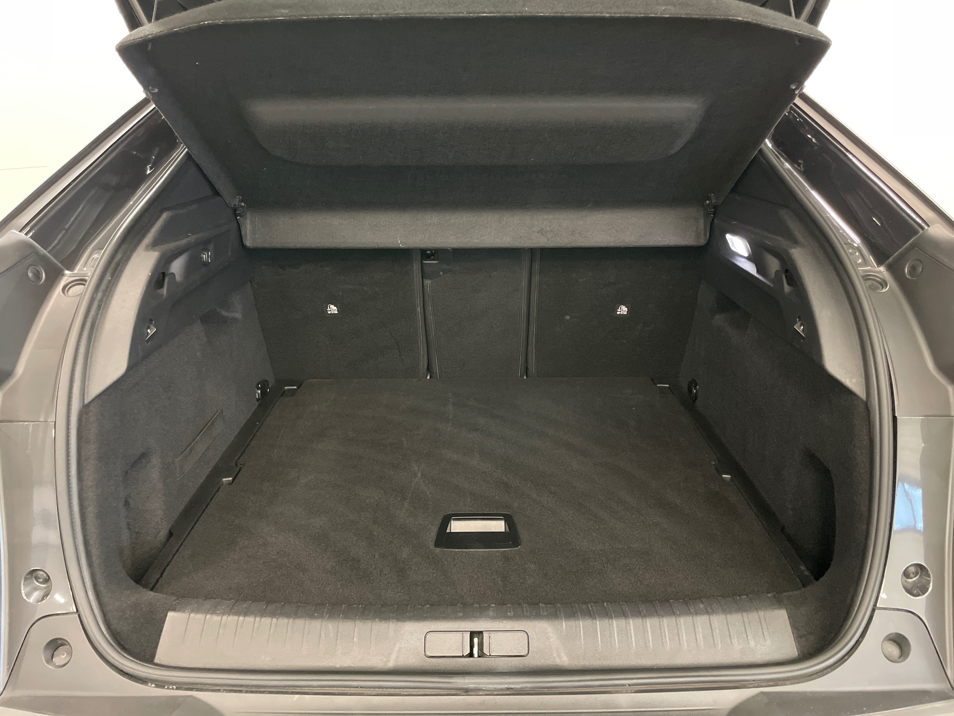 PEUGEOT 3008 ALLURE HYBRID 136 E-DCS6