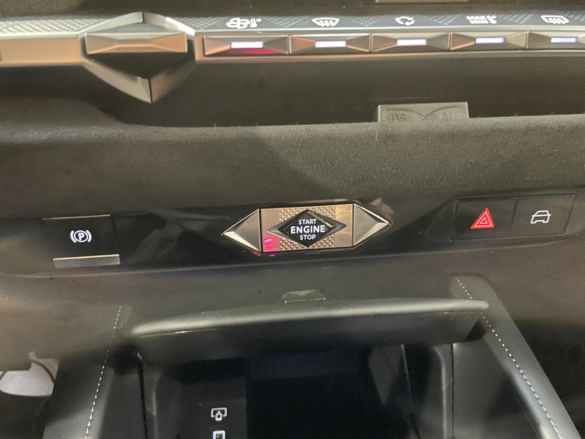 DS DS 4 PureTech 130 EAT8 Etoile - Alcantara - 5P