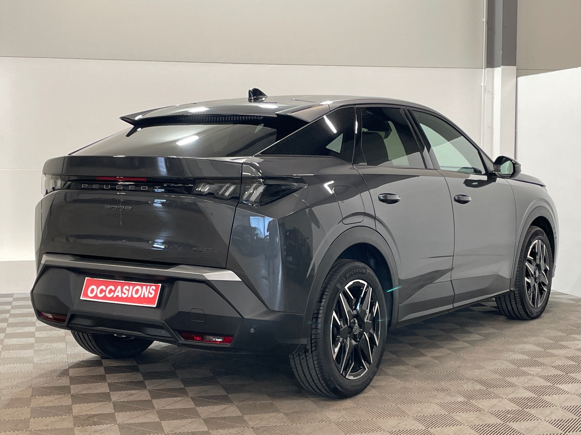 PEUGEOT 3008 ALLURE HYBRID 136 E-DCS6