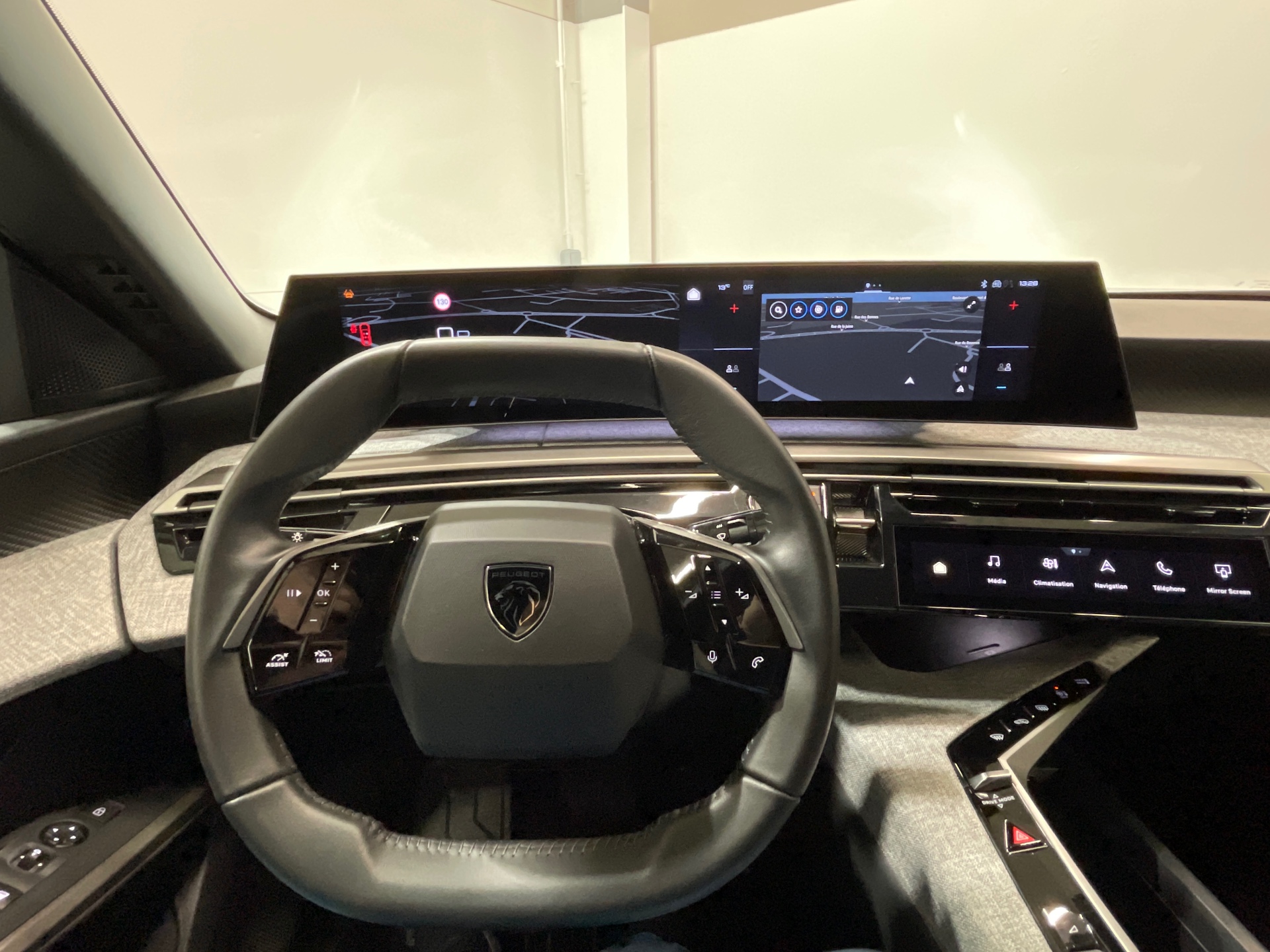 PEUGEOT 3008 ALLURE HYBRID 136 E-DCS6